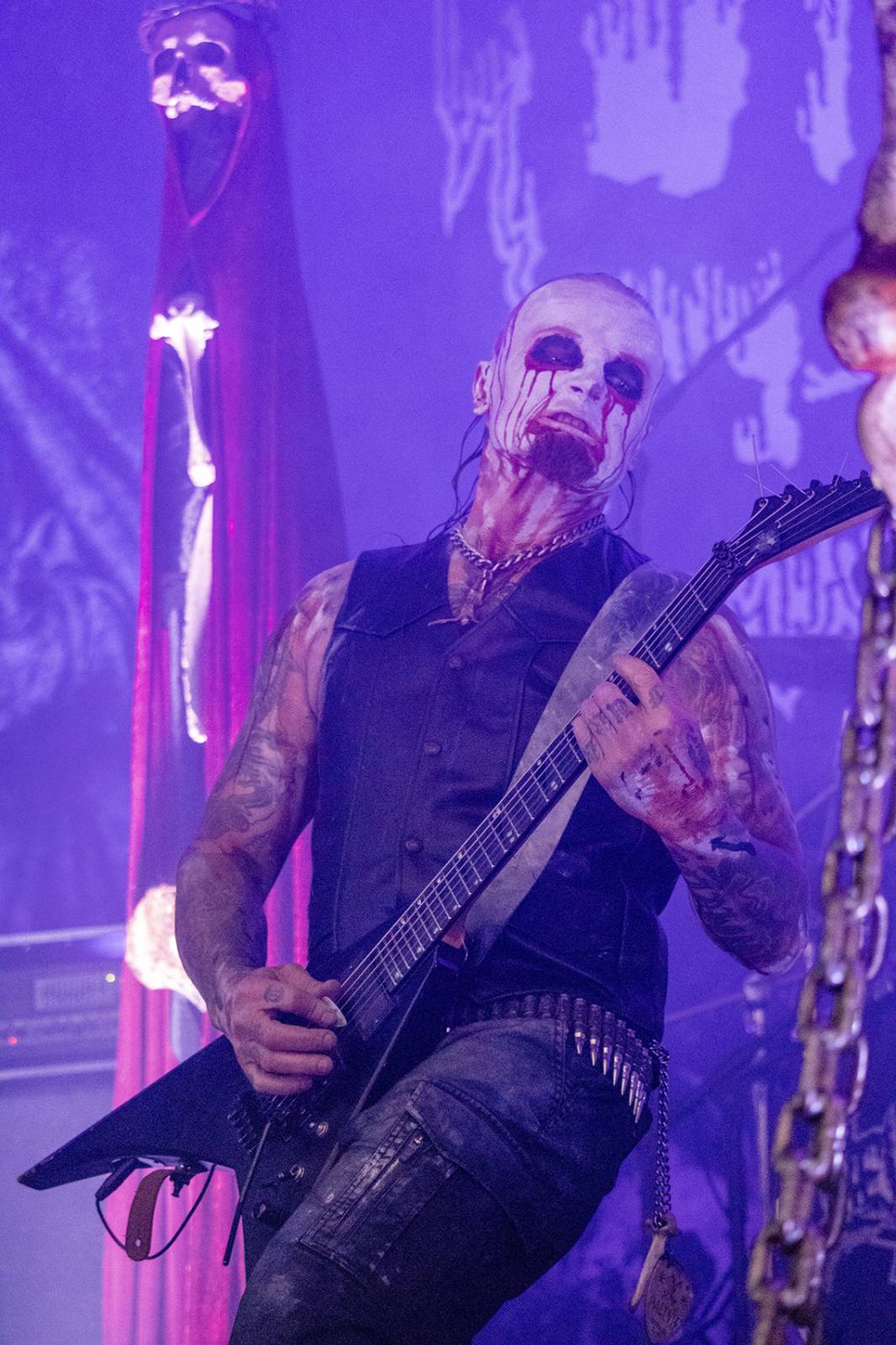 Hořící pochodeň v publiku i stage diving. Druhý den Brutal Assault rozvířili Get the Shot, In Flames nebo Sepultura