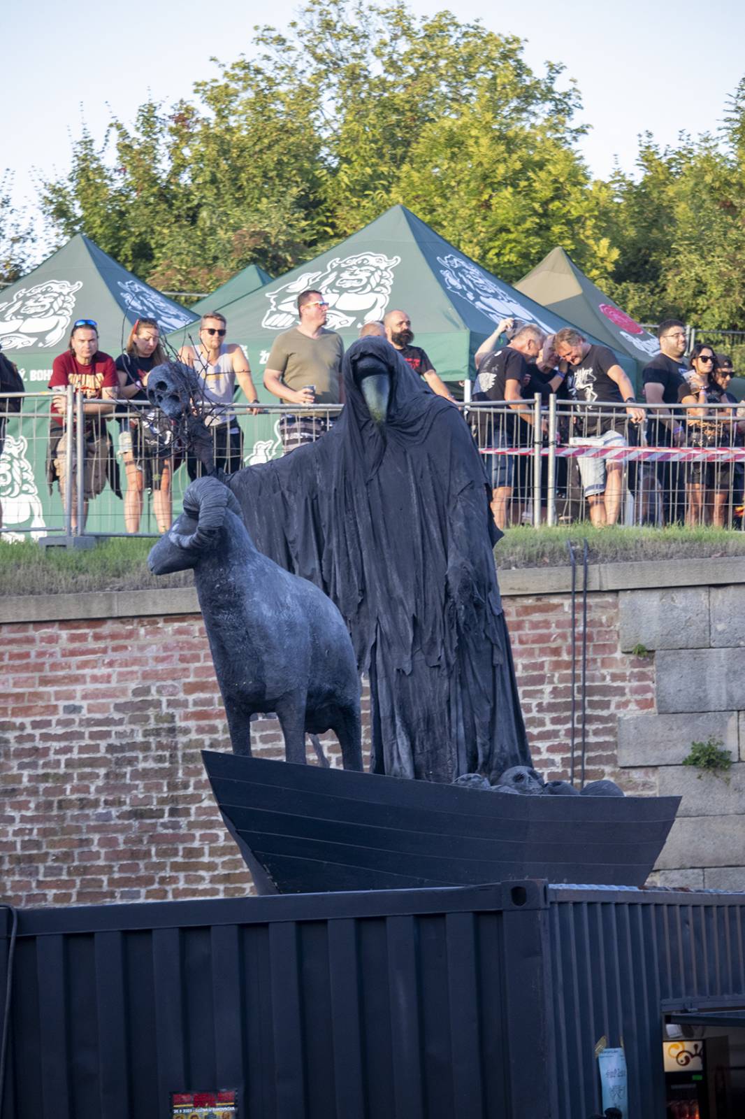 Hořící pochodeň v publiku i stage diving. Druhý den Brutal Assault rozvířili Get the Shot, In Flames nebo Sepultura