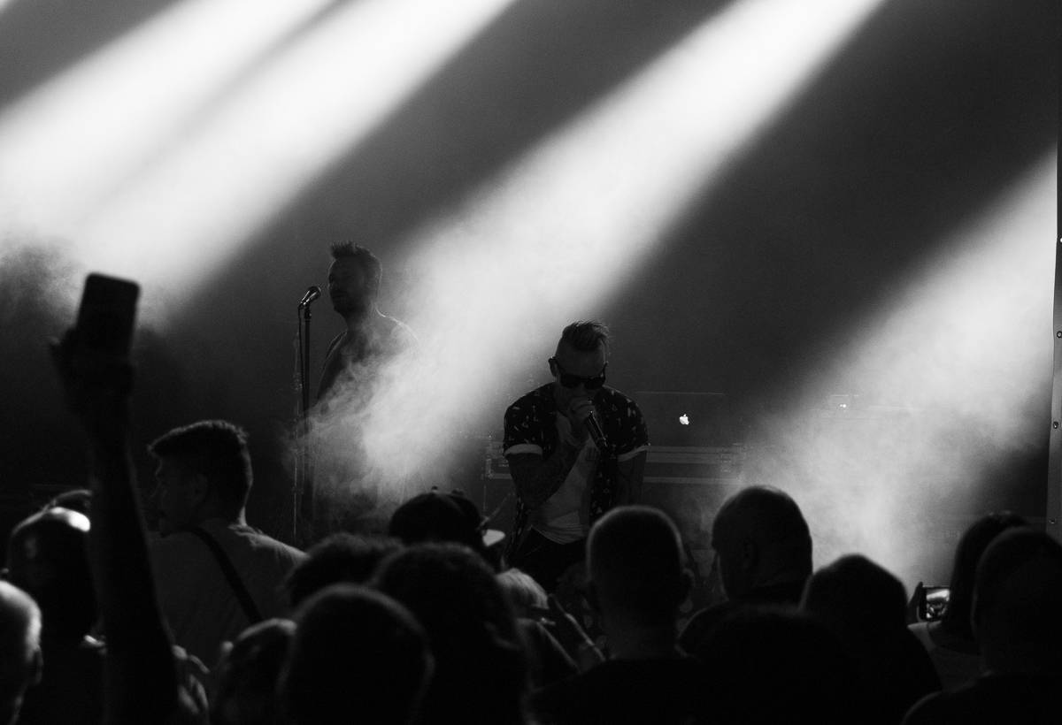 Divočina na Občanské plovárně. Skyline jí otřásli v základech