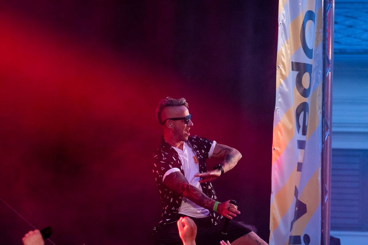 Divočina na Občanské plovárně. Skyline jí otřásli v základech