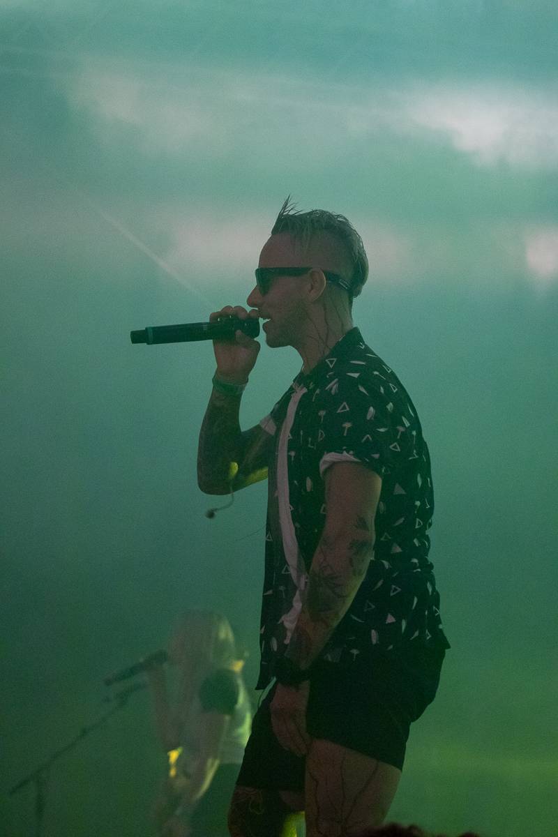 Divočina na Občanské plovárně. Skyline jí otřásli v základech