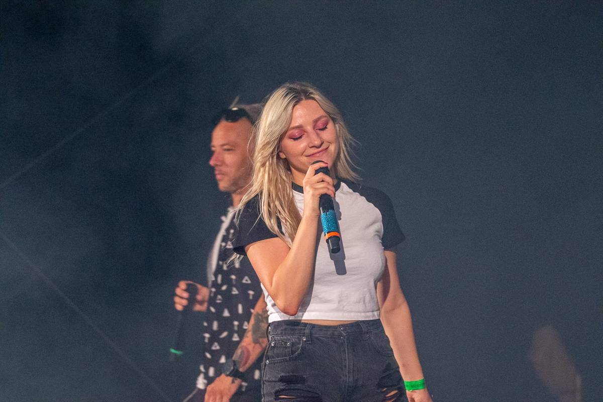 Divočina na Občanské plovárně. Skyline jí otřásli v základech