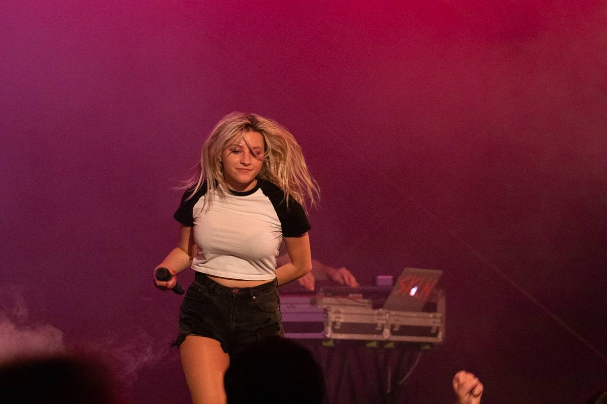 Divočina na Občanské plovárně. Skyline jí otřásli v základech