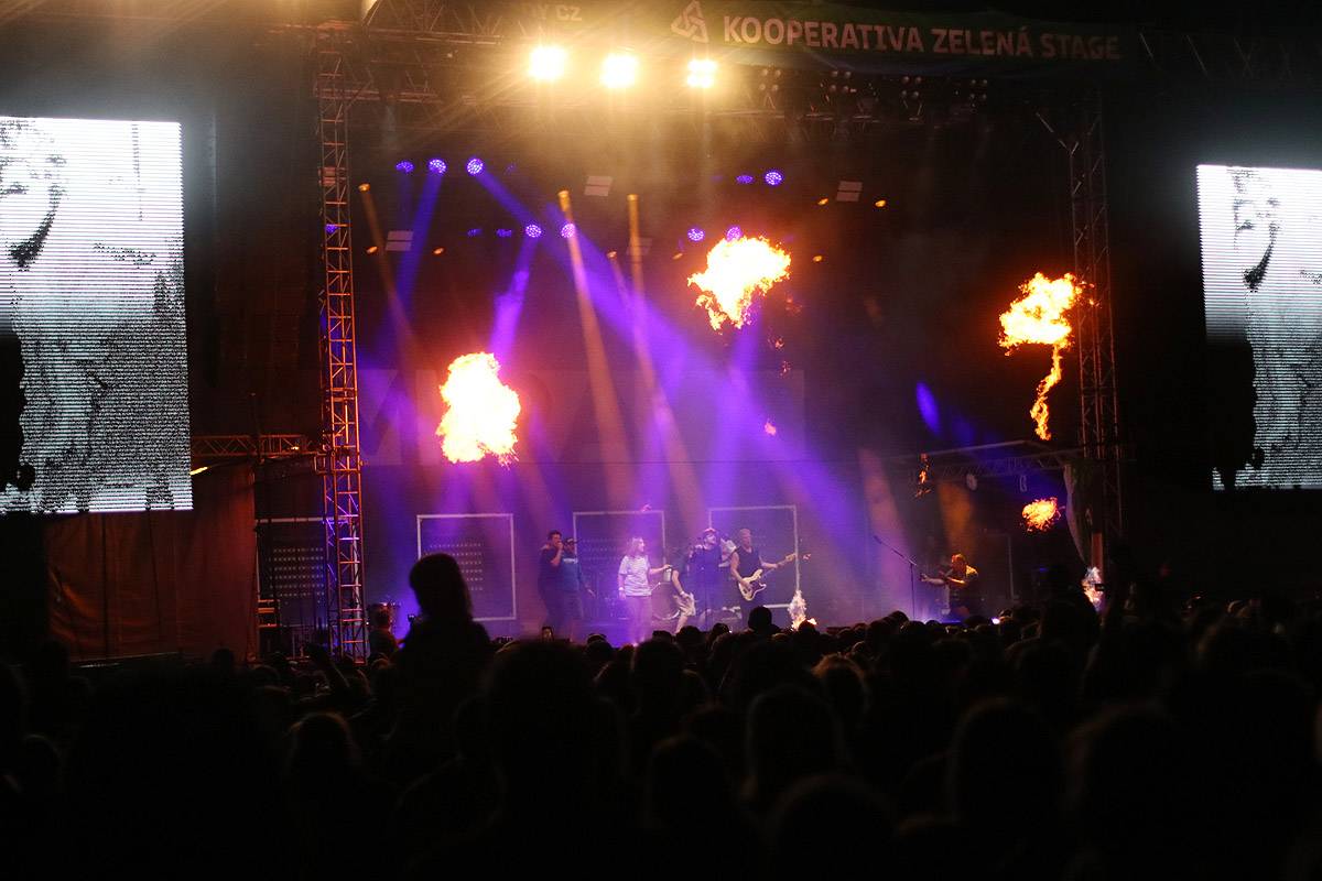 Na Veveří řádili No Name, Dymytry, Wanastowi Vjecy i ohniví Kabáti