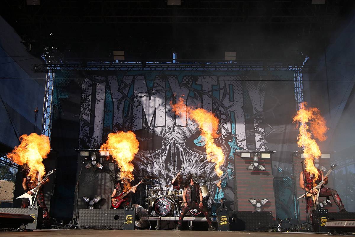 Na Veveří řádili No Name, Dymytry, Wanastowi Vjecy i ohniví Kabáti