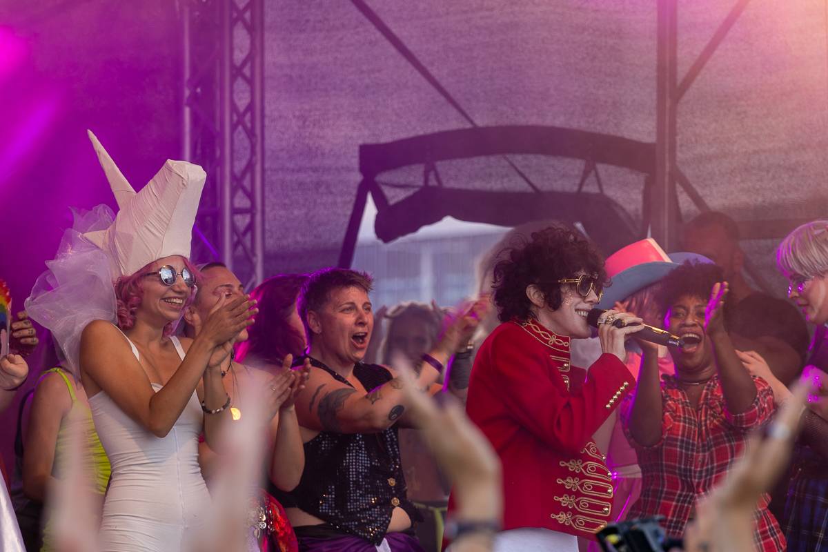 Prague Pride vévodila LP, na Letnou si odskočila z natáčení videoklipu