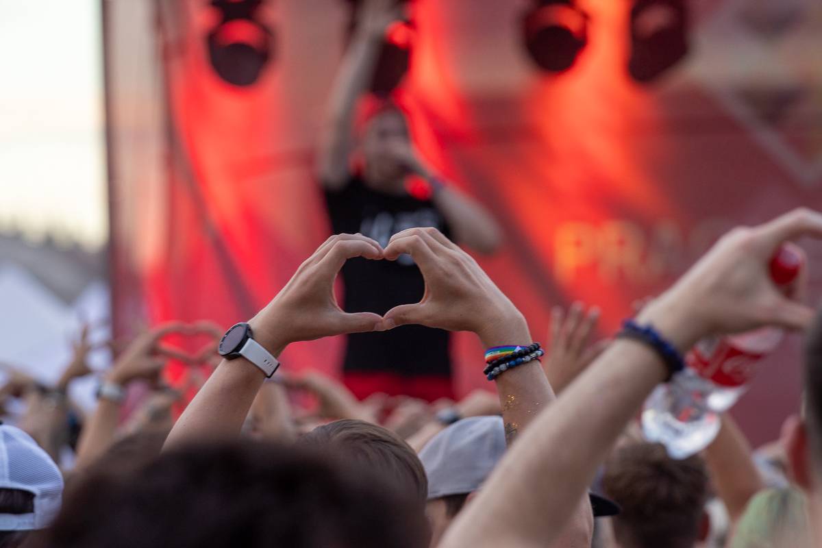 Prague Pride vévodila LP, na Letnou si odskočila z natáčení videoklipu