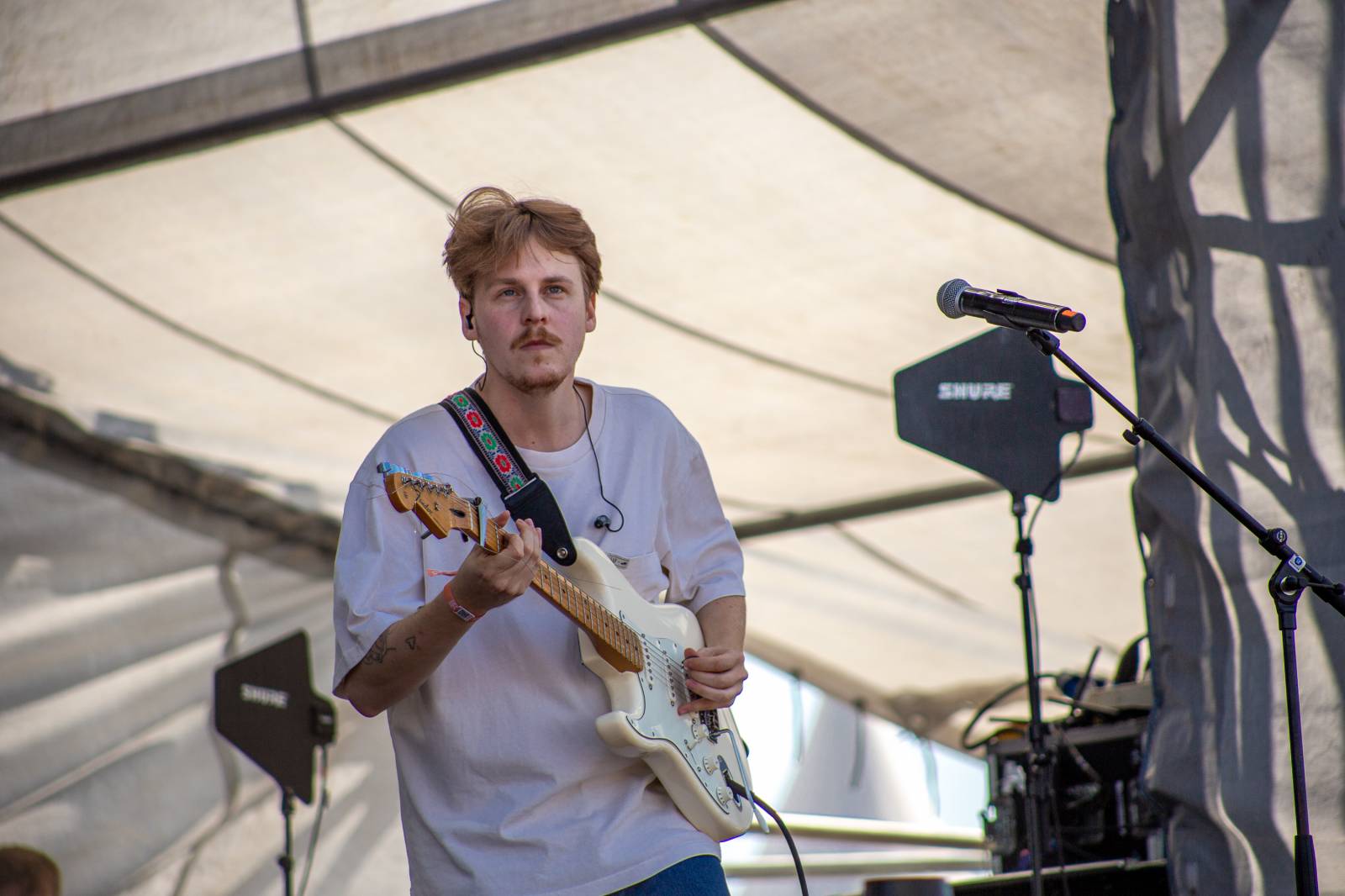 Třpytivý Grape Festival přivítal M83, Annet X i Paulieho Garanda se Zeou