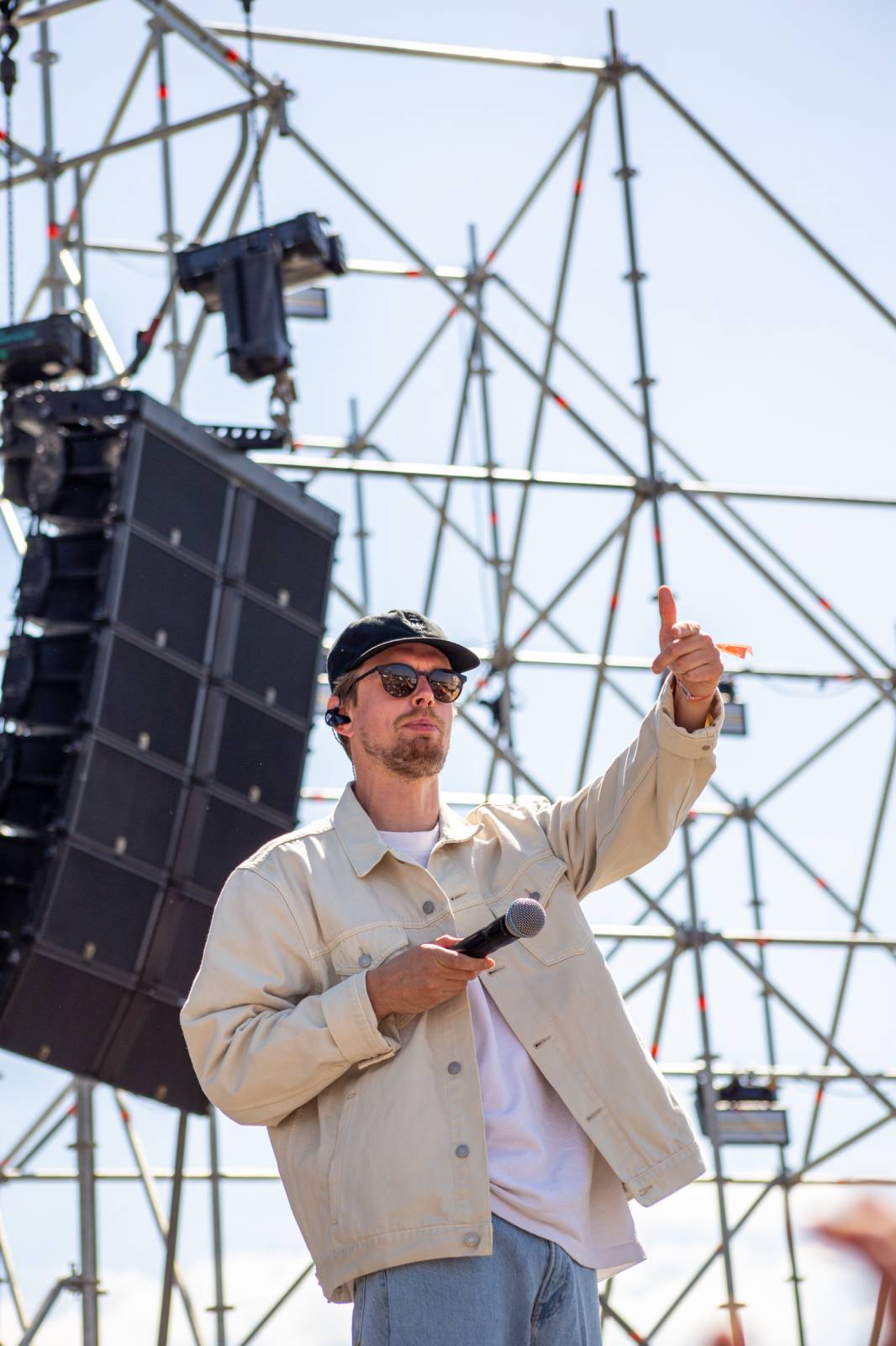 Třpytivý Grape Festival přivítal M83, Annet X i Paulieho Garanda se Zeou