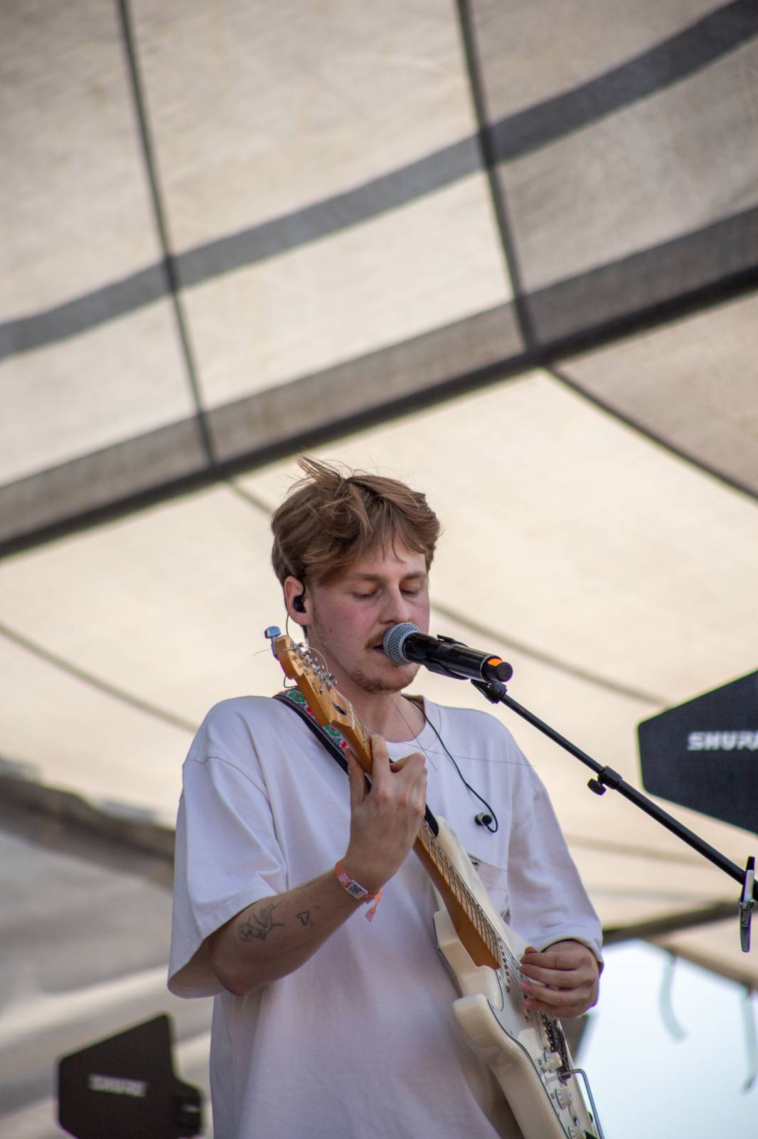 Třpytivý Grape Festival přivítal M83, Annet X i Paulieho Garanda se Zeou