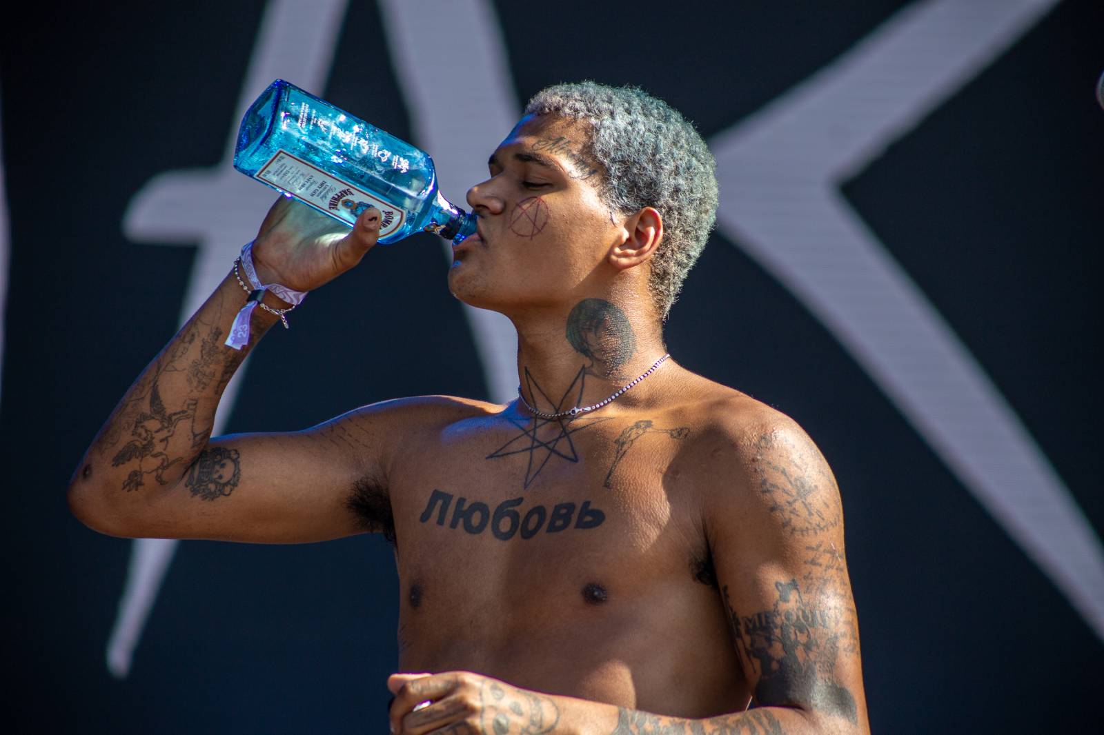 Třpytivý Grape Festival přivítal M83, Annet X i Paulieho Garanda se Zeou