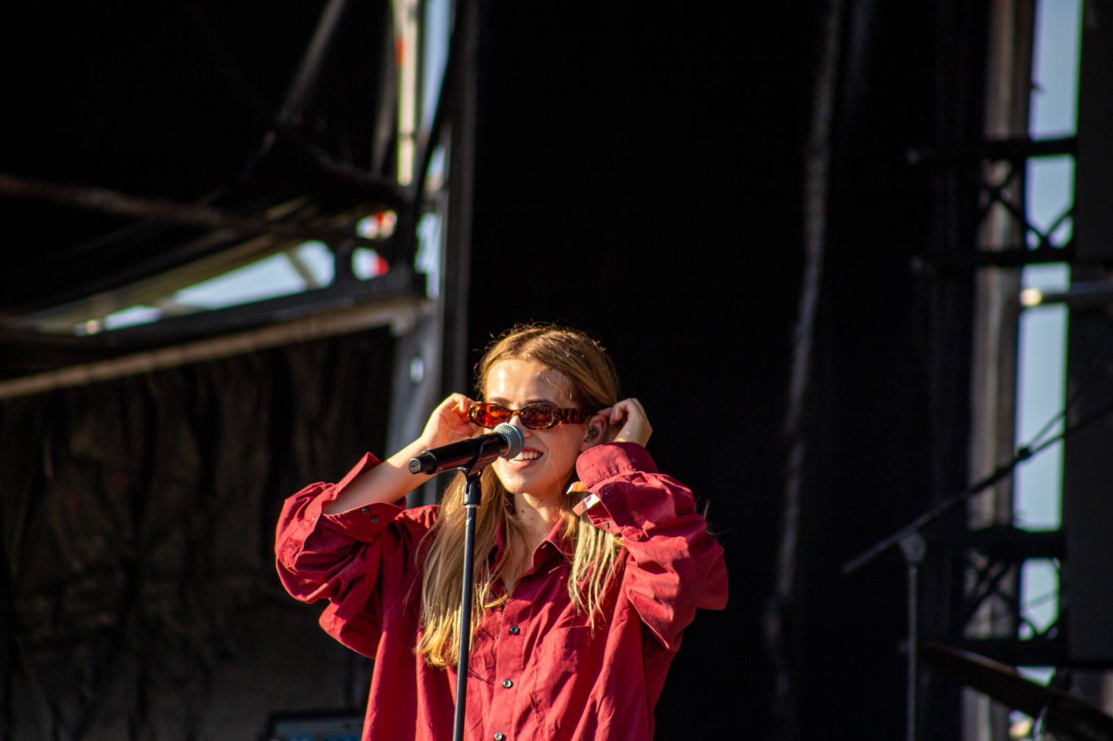 Třpytivý Grape Festival přivítal M83, Annet X i Paulieho Garanda se Zeou