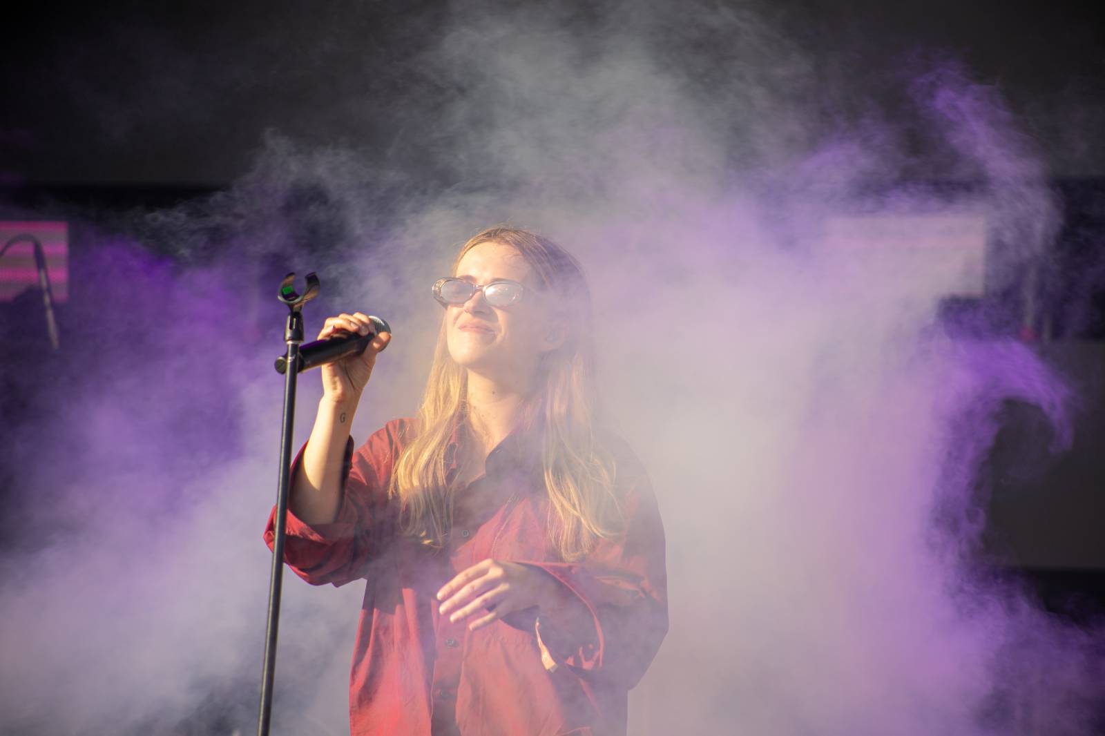 Třpytivý Grape Festival přivítal M83, Annet X i Paulieho Garanda se Zeou