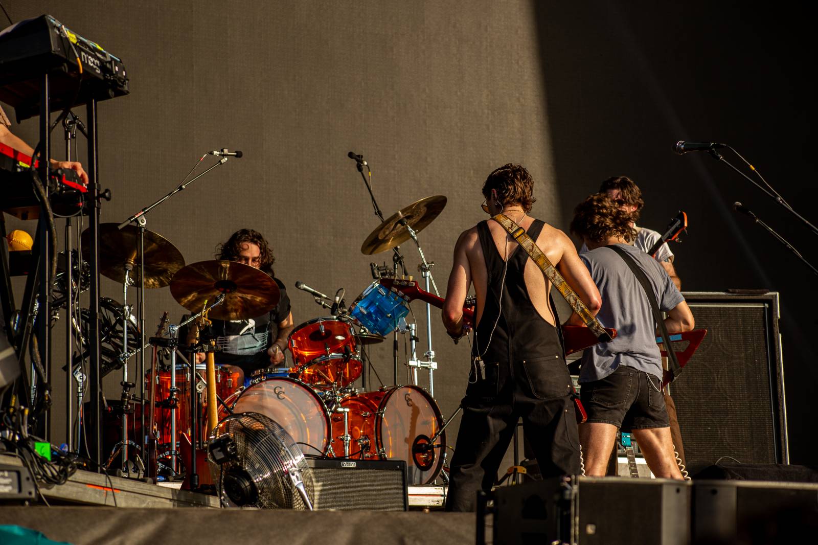 Třpytivý Grape Festival přivítal M83, Annet X i Paulieho Garanda se Zeou