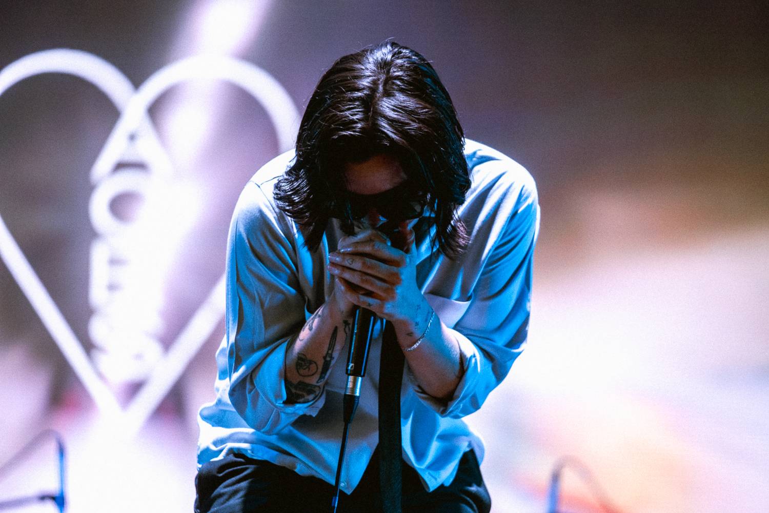 Macklemore obdivoval na Szigetu krásné ženy, zpěvačka Amyl and the Sniffers plivala na pódiu a Lorde zklamala