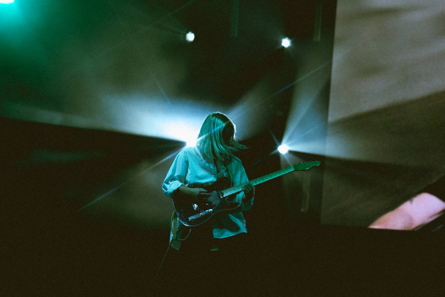 Macklemore obdivoval na Szigetu krásné ženy, zpěvačka Amyl and the Sniffers plivala na pódiu a Lorde zklamala