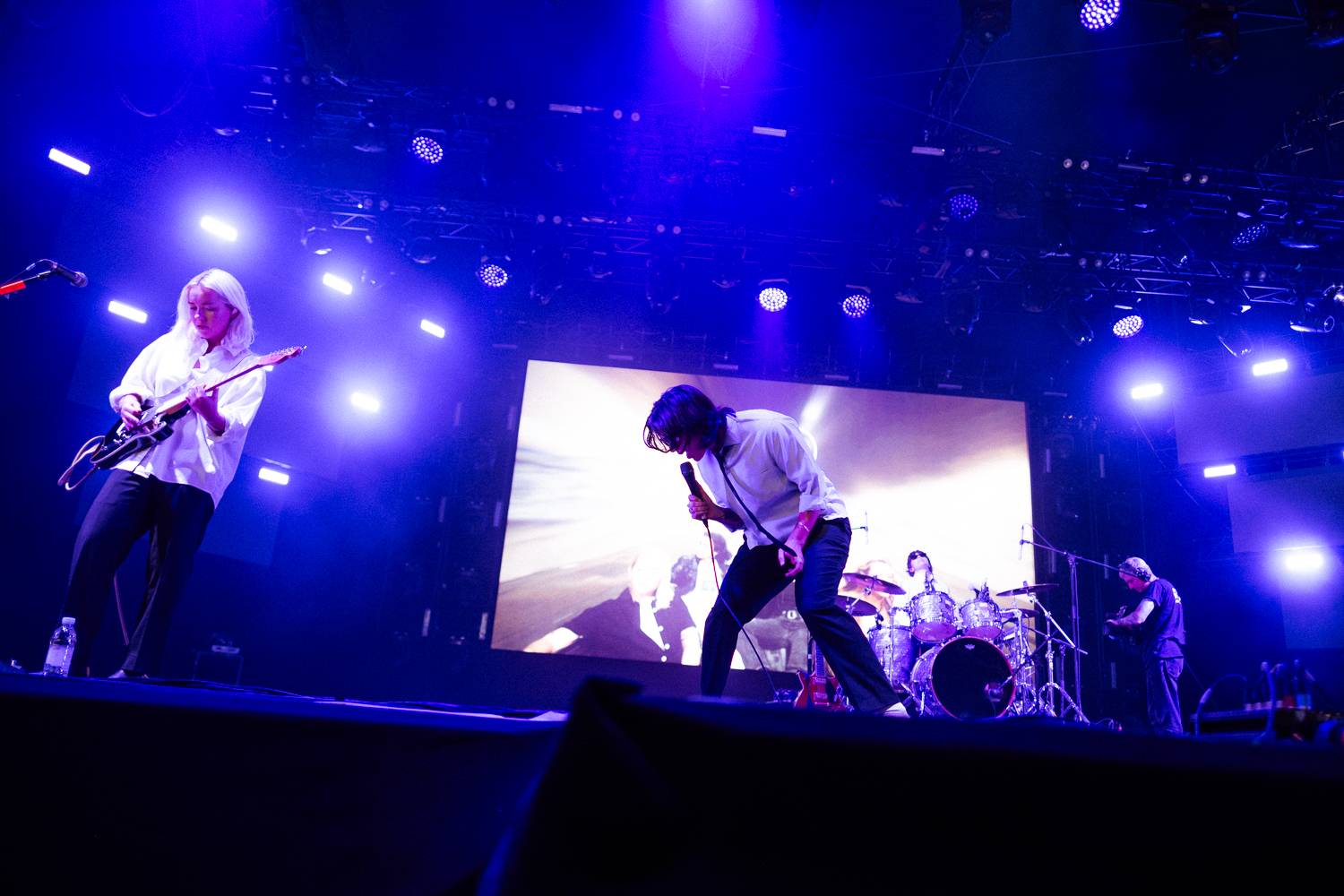 Macklemore obdivoval na Szigetu krásné ženy, zpěvačka Amyl and the Sniffers plivala na pódiu a Lorde zklamala