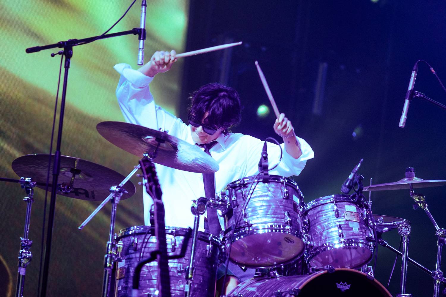 Macklemore obdivoval na Szigetu krásné ženy, zpěvačka Amyl and the Sniffers plivala na pódiu a Lorde zklamala