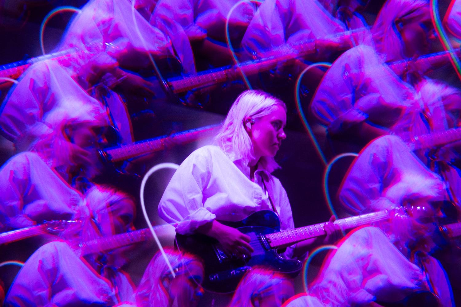 Macklemore obdivoval na Szigetu krásné ženy, zpěvačka Amyl and the Sniffers plivala na pódiu a Lorde zklamala