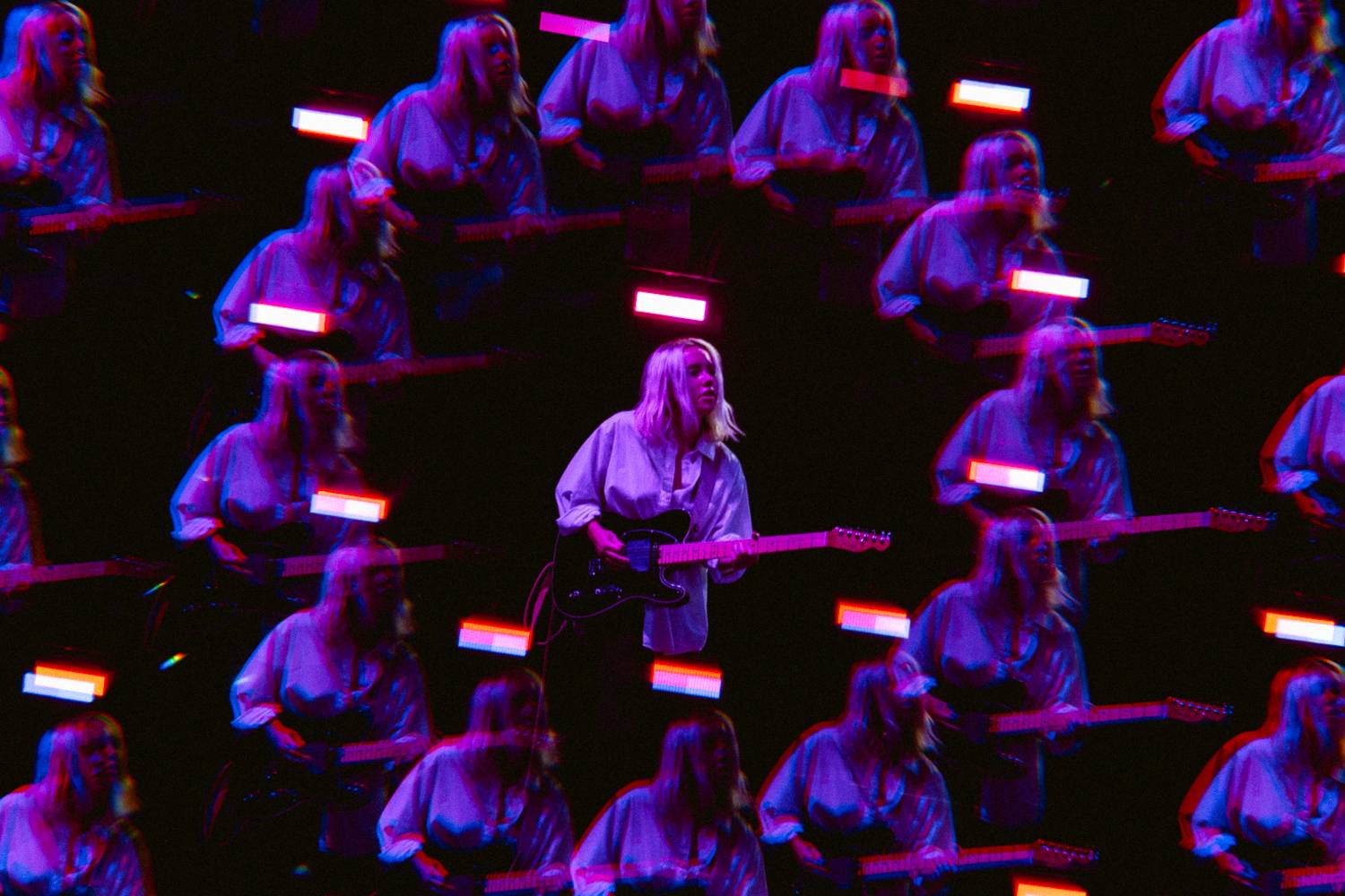 Macklemore obdivoval na Szigetu krásné ženy, zpěvačka Amyl and the Sniffers plivala na pódiu a Lorde zklamala