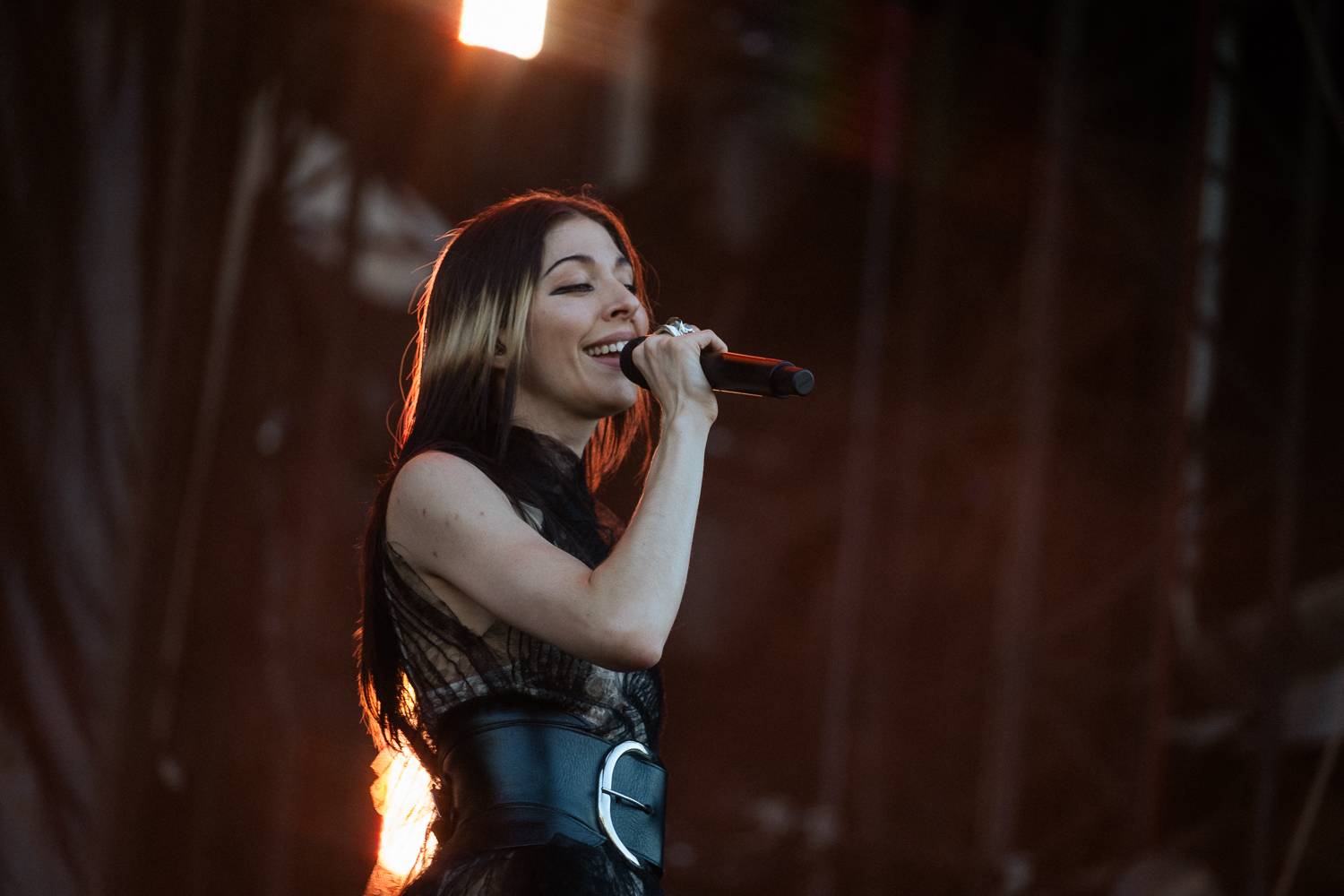 Macklemore obdivoval na Szigetu krásné ženy, zpěvačka Amyl and the Sniffers plivala na pódiu a Lorde zklamala