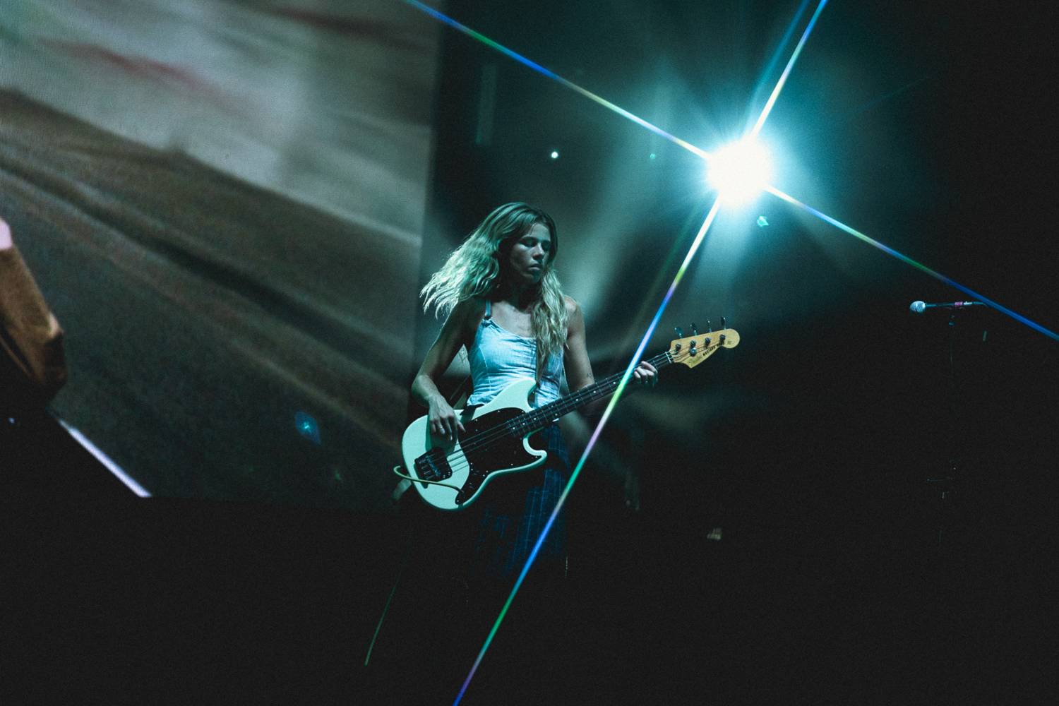 Macklemore obdivoval na Szigetu krásné ženy, zpěvačka Amyl and the Sniffers plivala na pódiu a Lorde zklamala