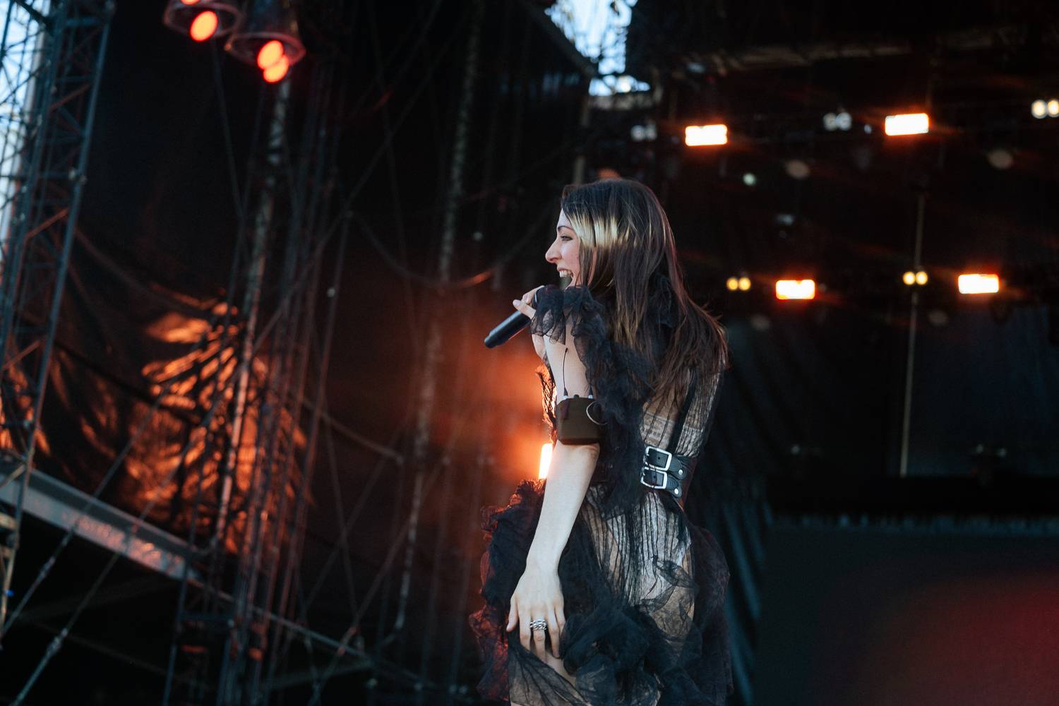 Macklemore obdivoval na Szigetu krásné ženy, zpěvačka Amyl and the Sniffers plivala na pódiu a Lorde zklamala