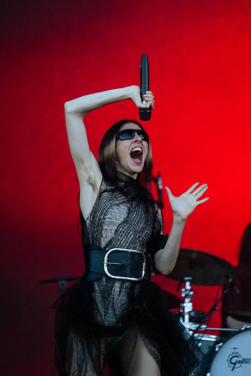 Macklemore obdivoval na Szigetu krásné ženy, zpěvačka Amyl and the Sniffers plivala na pódiu a Lorde zklamala