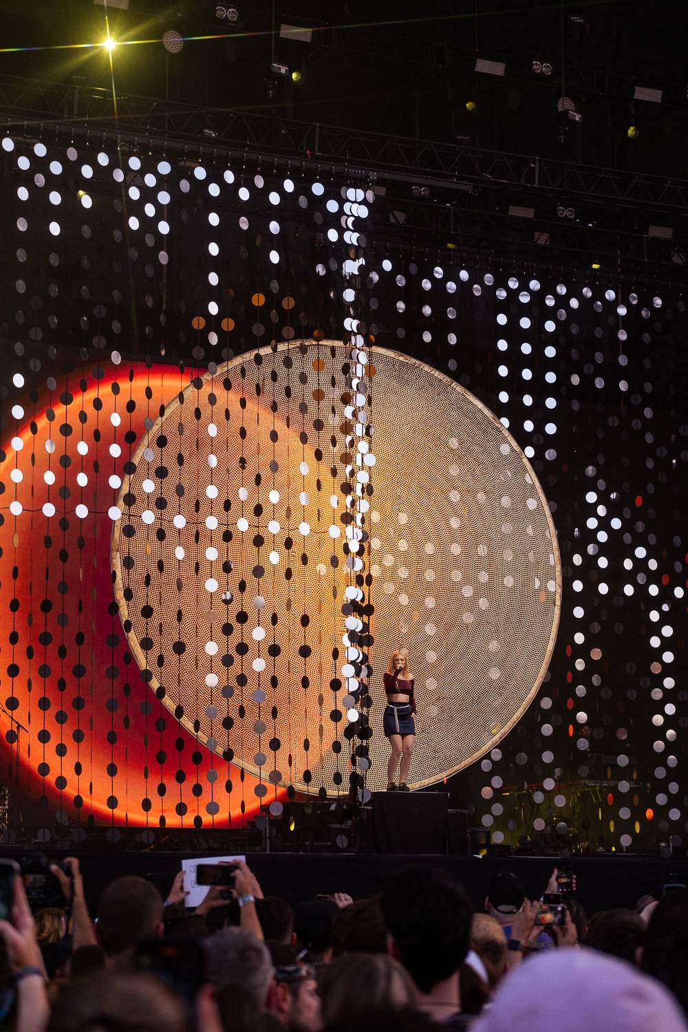 Macklemore obdivoval na Szigetu krásné ženy, zpěvačka Amyl and the Sniffers plivala na pódiu a Lorde zklamala