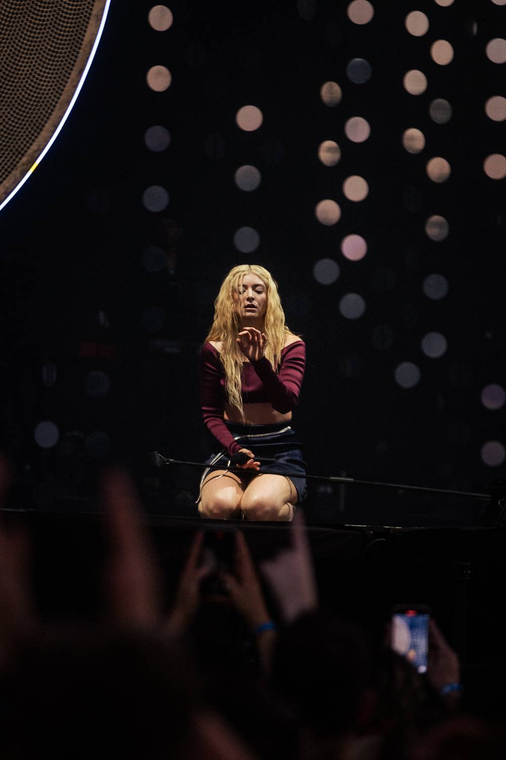 Macklemore obdivoval na Szigetu krásné ženy, zpěvačka Amyl and the Sniffers plivala na pódiu a Lorde zklamala