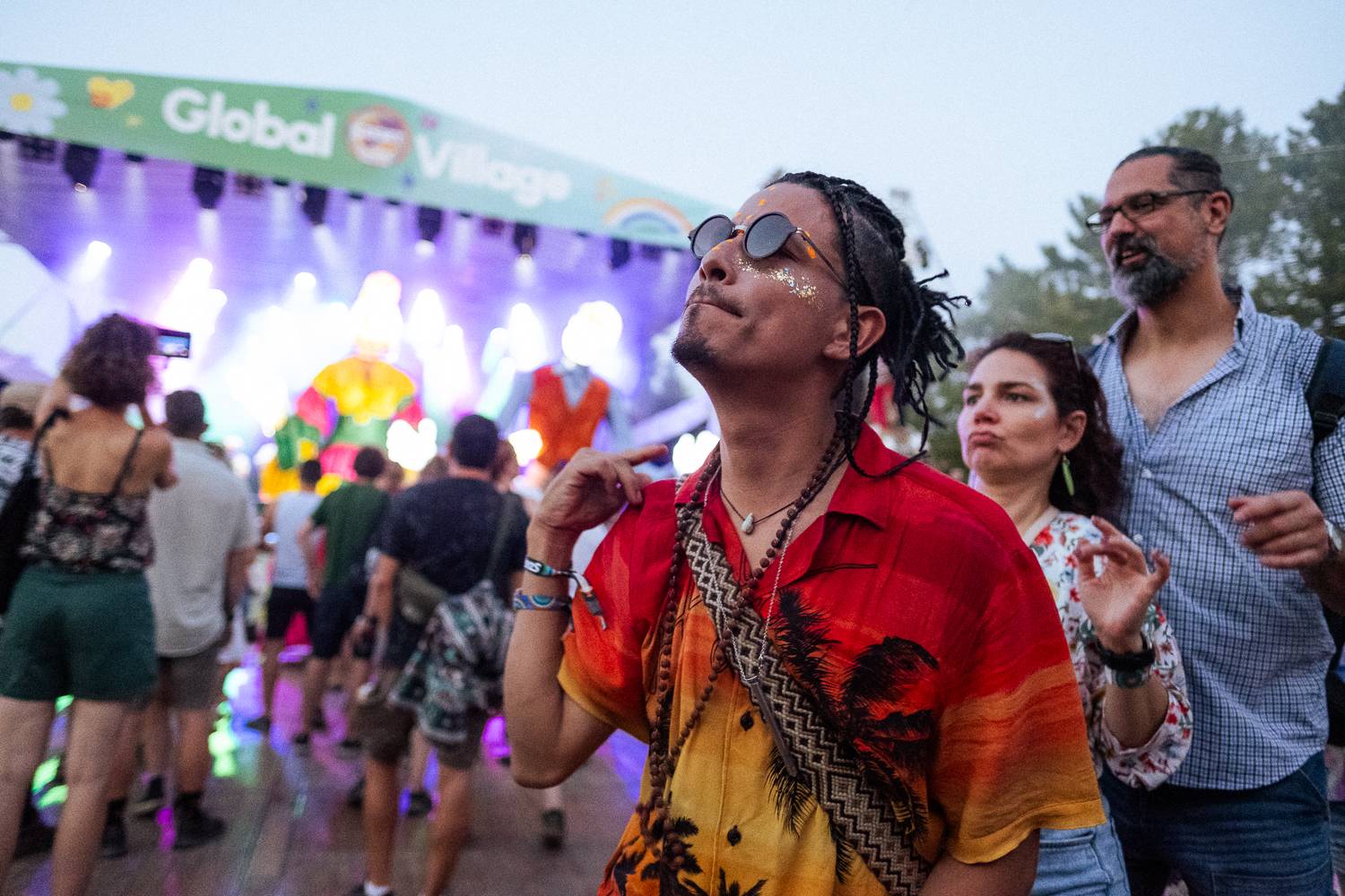 Macklemore obdivoval na Szigetu krásné ženy, zpěvačka Amyl and the Sniffers plivala na pódiu a Lorde zklamala