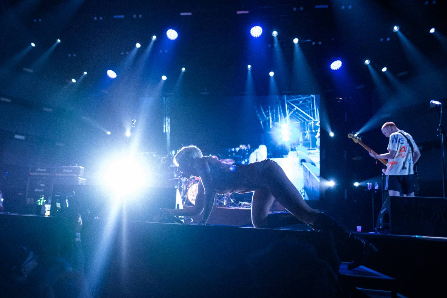 Macklemore obdivoval na Szigetu krásné ženy, zpěvačka Amyl and the Sniffers plivala na pódiu a Lorde zklamala