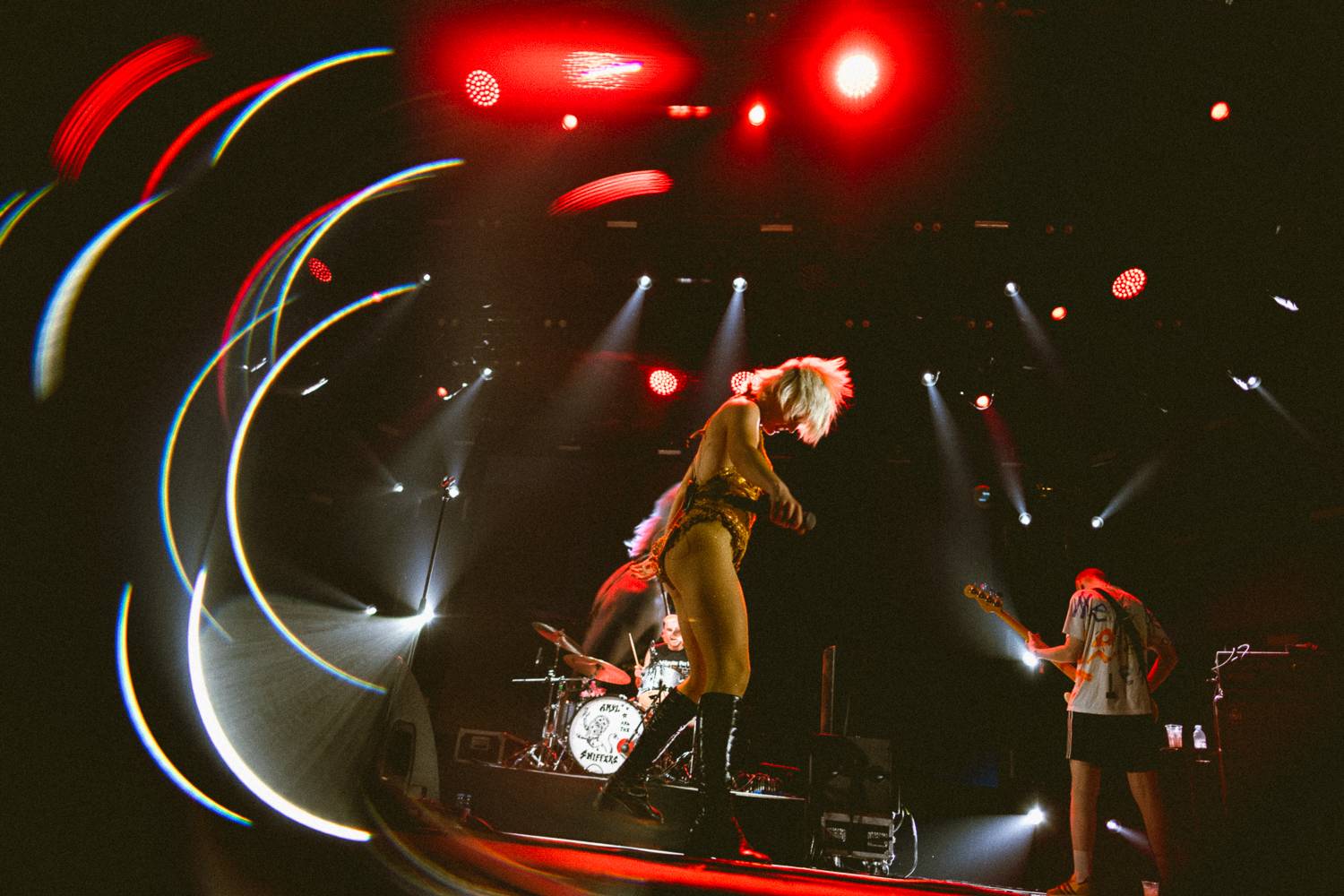 Macklemore obdivoval na Szigetu krásné ženy, zpěvačka Amyl and the Sniffers plivala na pódiu a Lorde zklamala