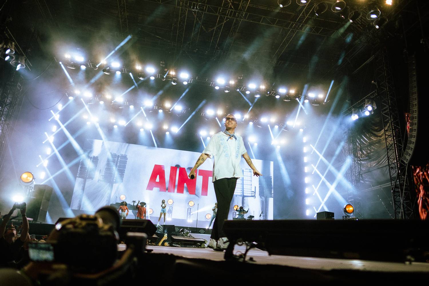 Macklemore obdivoval na Szigetu krásné ženy, zpěvačka Amyl and the Sniffers plivala na pódiu a Lorde zklamala