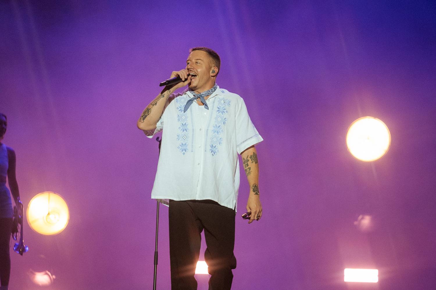 Macklemore obdivoval na Szigetu krásné ženy, zpěvačka Amyl and the Sniffers plivala na pódiu a Lorde zklamala