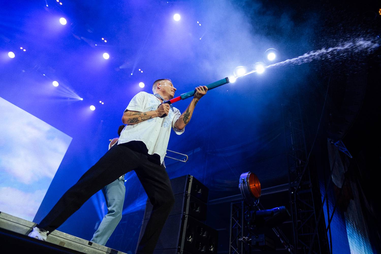 Macklemore obdivoval na Szigetu krásné ženy, zpěvačka Amyl and the Sniffers plivala na pódiu a Lorde zklamala