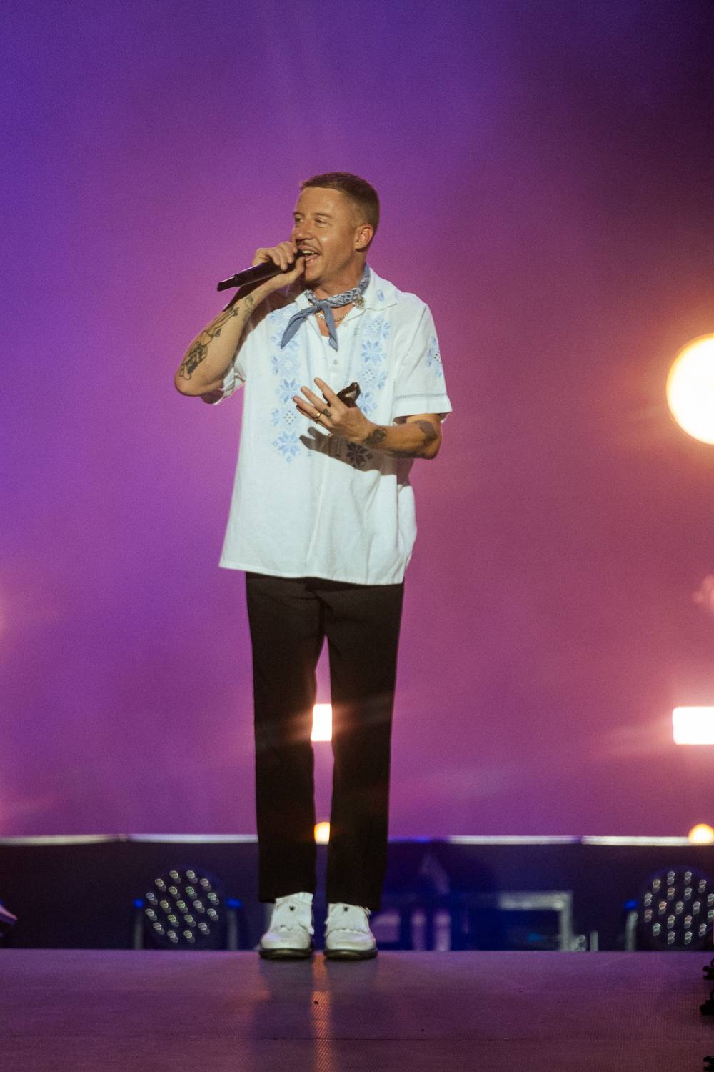 Macklemore obdivoval na Szigetu krásné ženy, zpěvačka Amyl and the Sniffers plivala na pódiu a Lorde zklamala