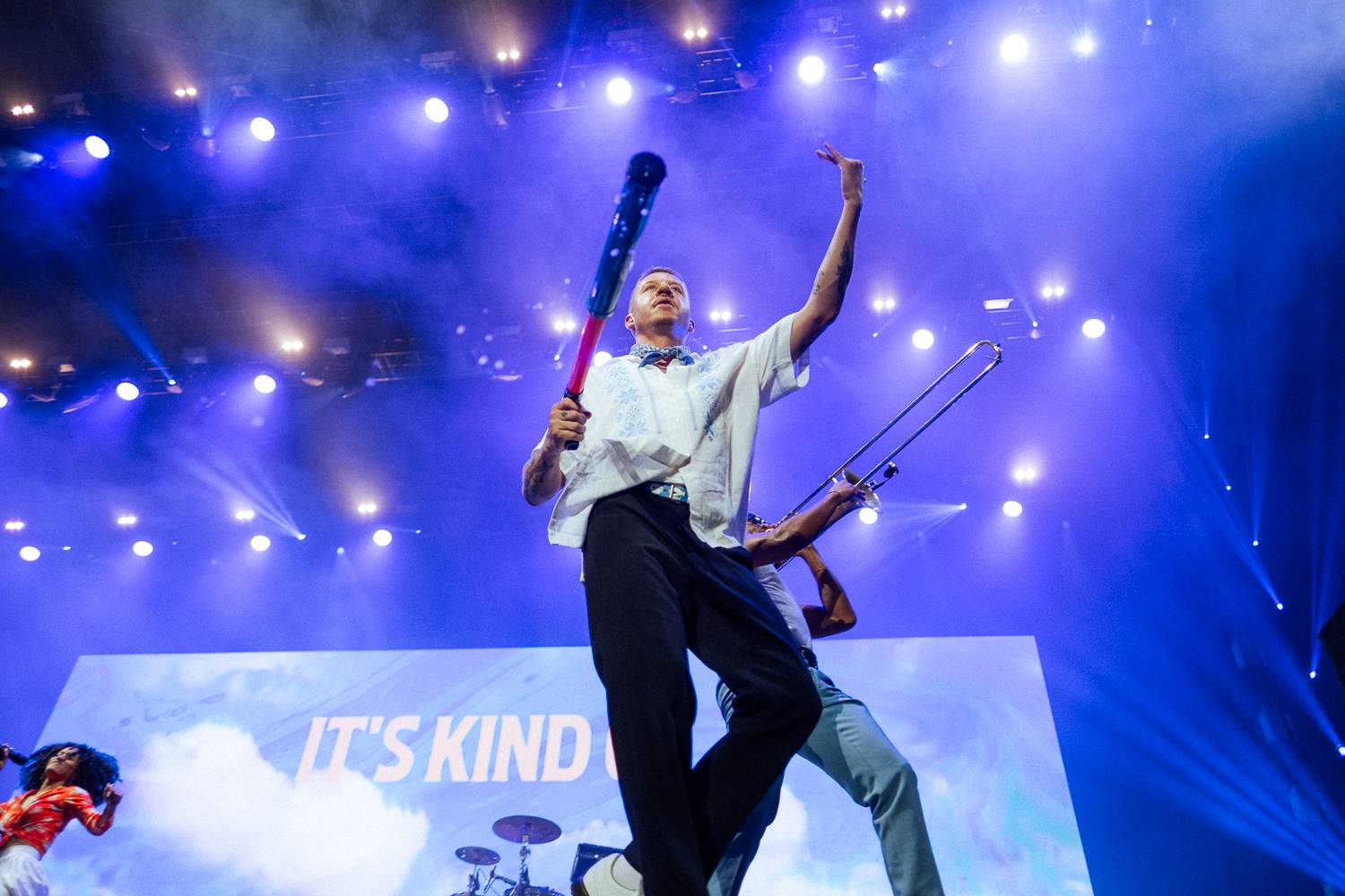 Macklemore obdivoval na Szigetu krásné ženy, zpěvačka Amyl and the Sniffers plivala na pódiu a Lorde zklamala