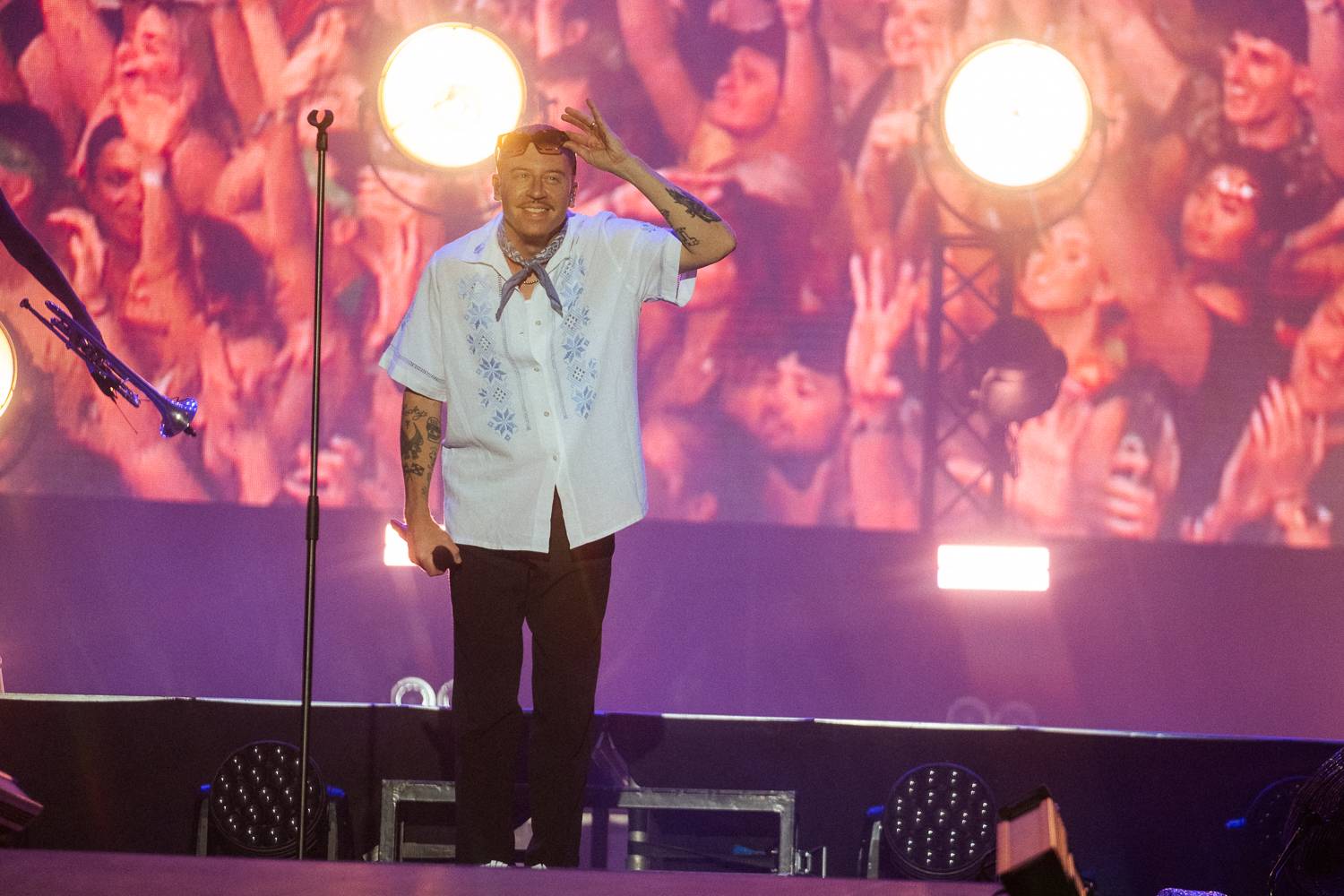 Macklemore obdivoval na Szigetu krásné ženy, zpěvačka Amyl and the Sniffers plivala na pódiu a Lorde zklamala