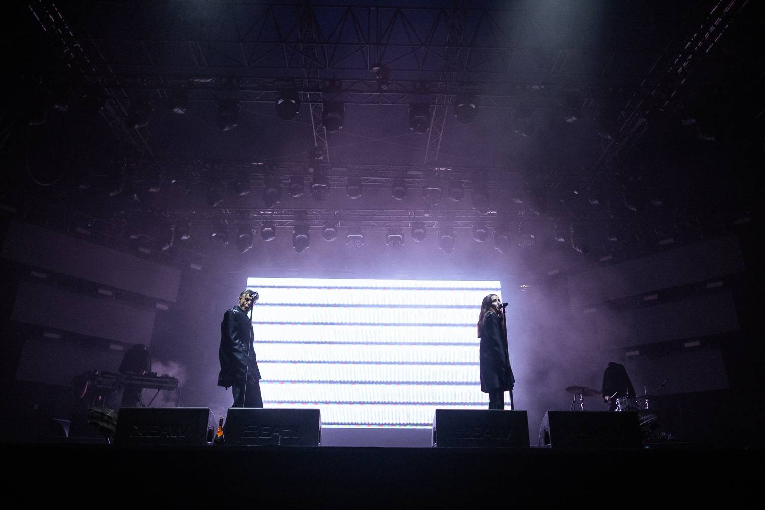 Macklemore obdivoval na Szigetu krásné ženy, zpěvačka Amyl and the Sniffers plivala na pódiu a Lorde zklamala