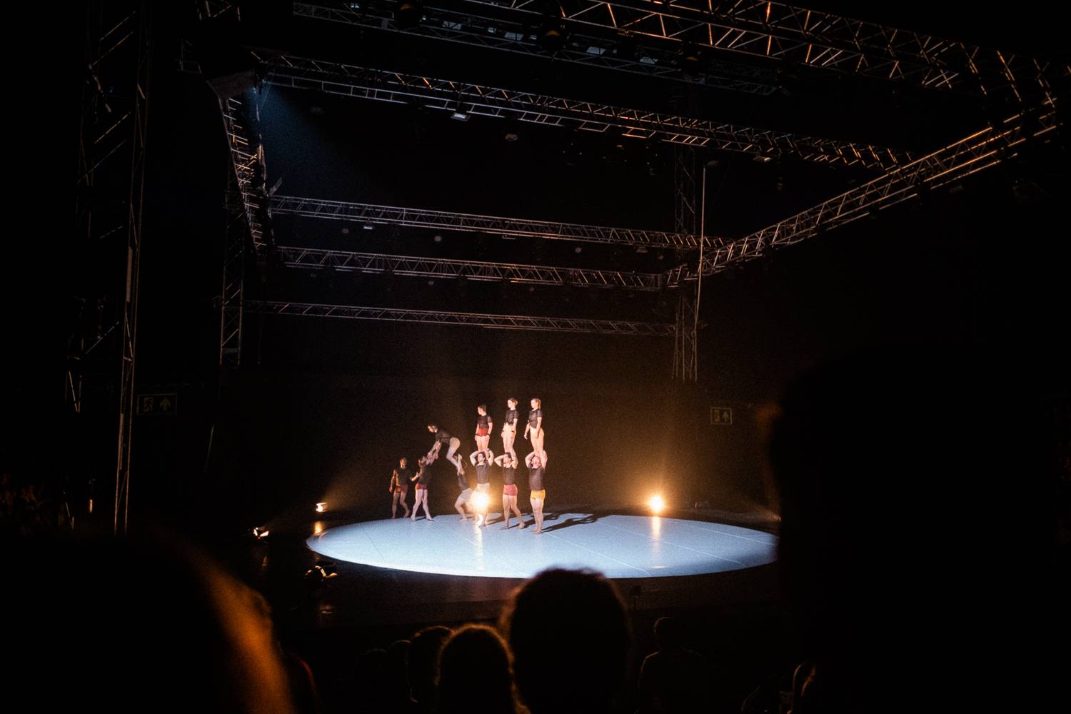 Macklemore obdivoval na Szigetu krásné ženy, zpěvačka Amyl and the Sniffers plivala na pódiu a Lorde zklamala