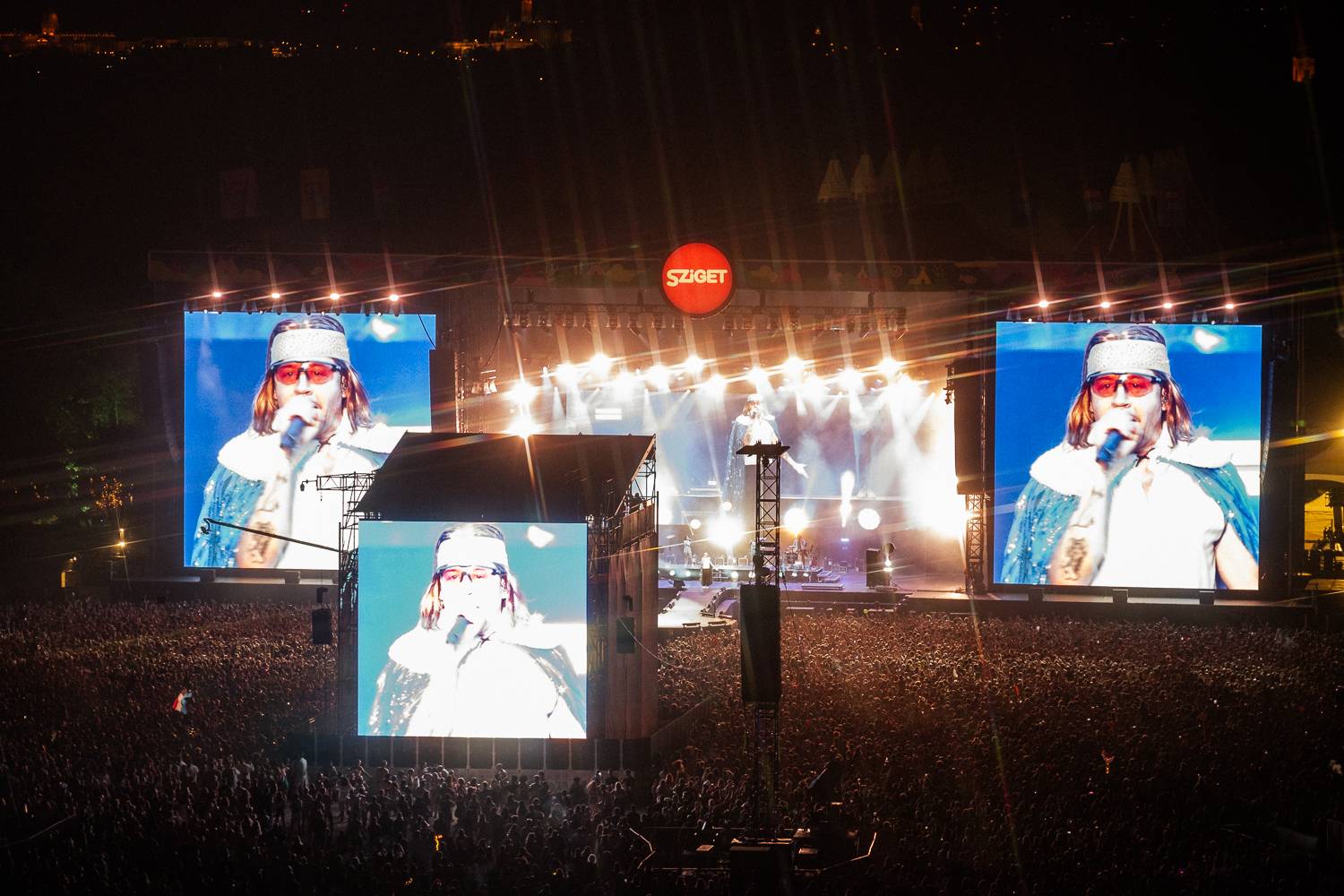 Macklemore obdivoval na Szigetu krásné ženy, zpěvačka Amyl and the Sniffers plivala na pódiu a Lorde zklamala