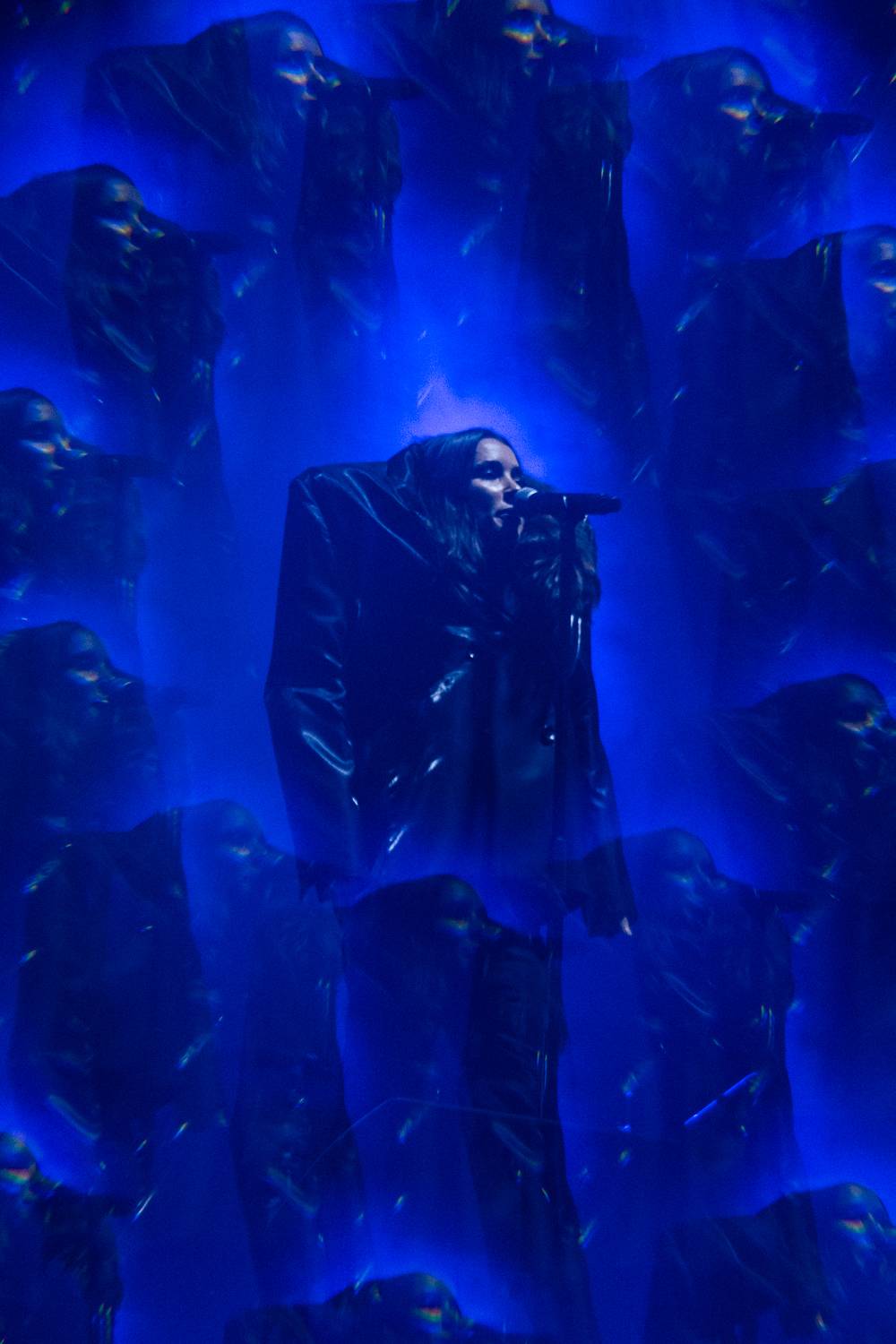 Macklemore obdivoval na Szigetu krásné ženy, zpěvačka Amyl and the Sniffers plivala na pódiu a Lorde zklamala