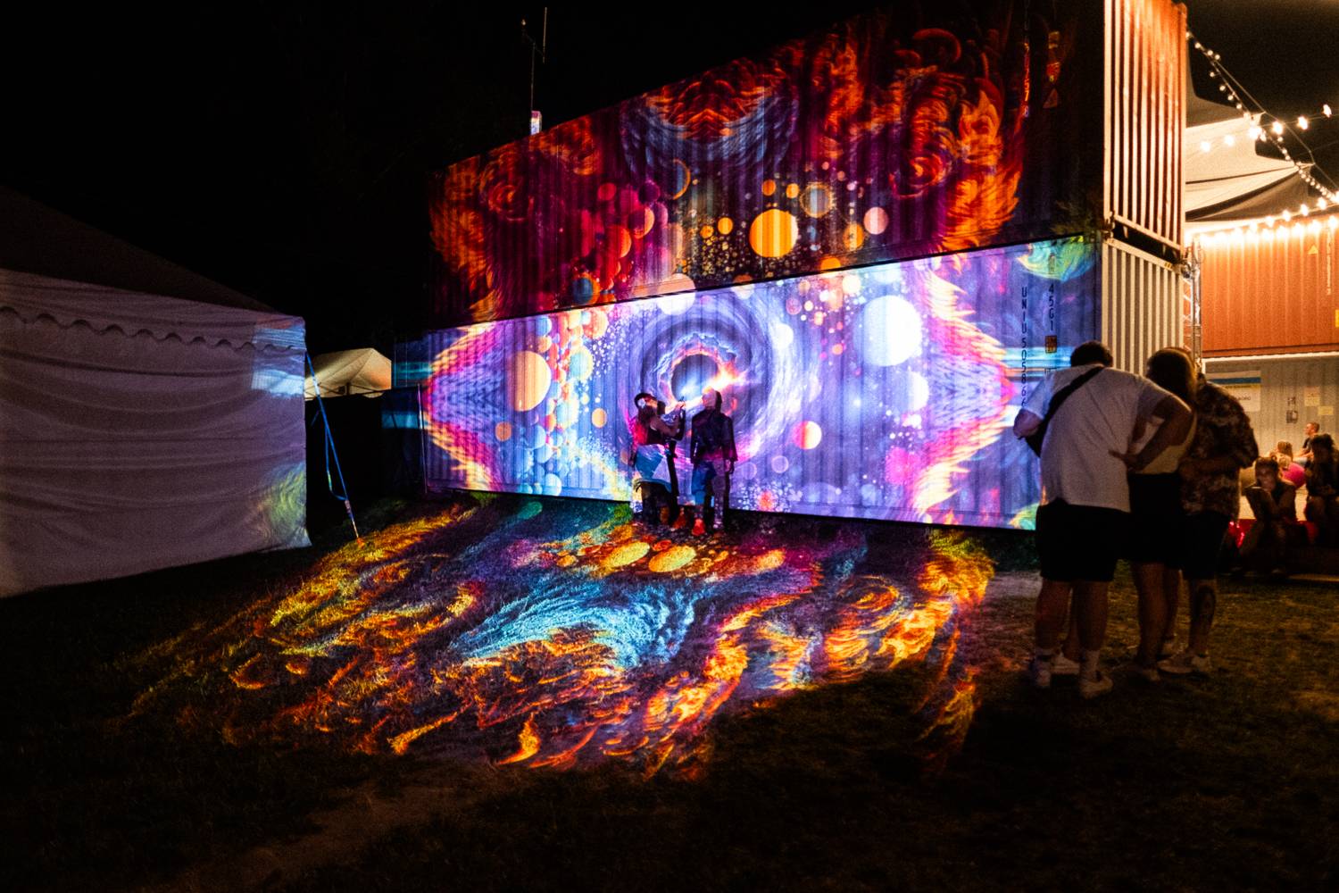 Macklemore obdivoval na Szigetu krásné ženy, zpěvačka Amyl and the Sniffers plivala na pódiu a Lorde zklamala