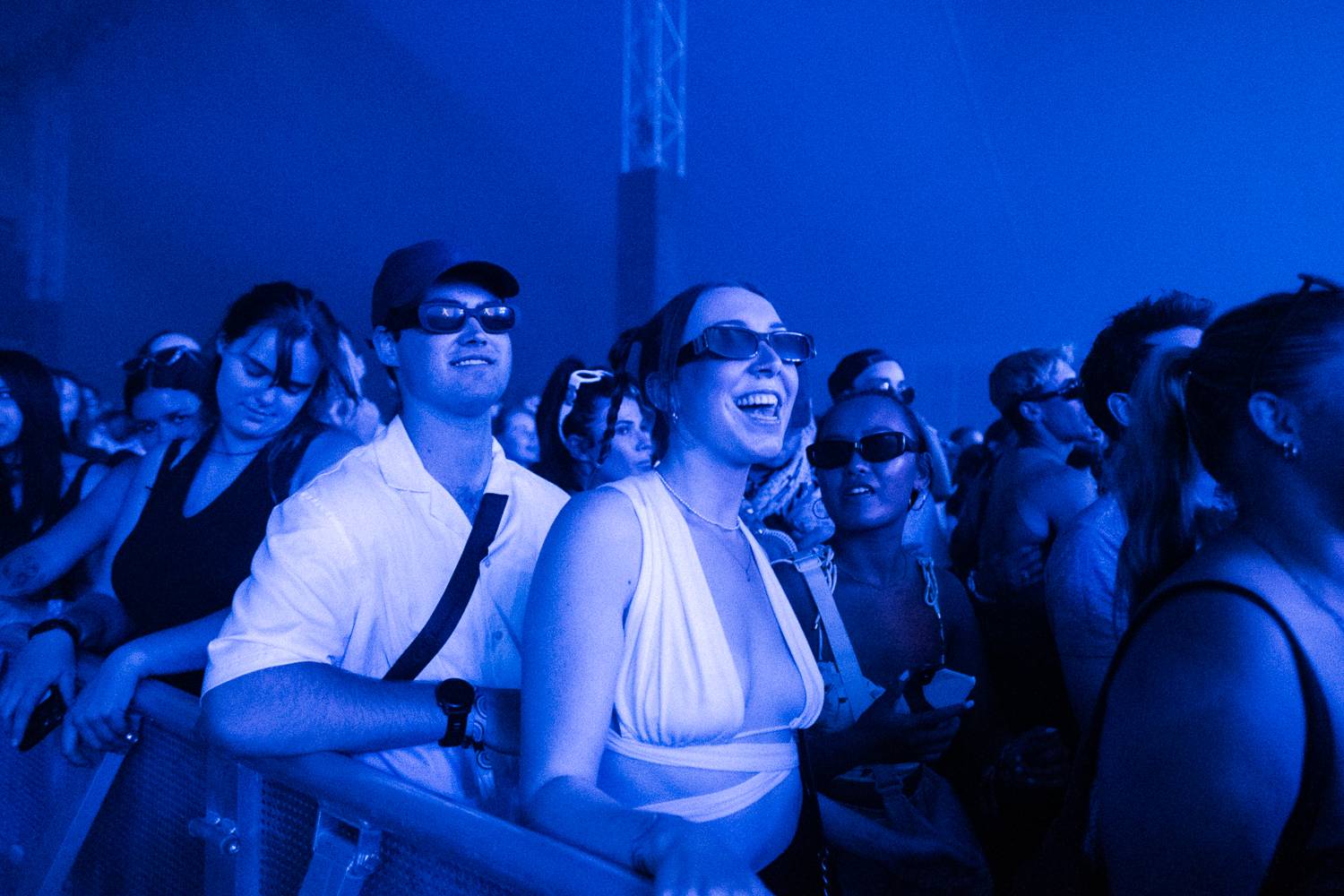 Macklemore obdivoval na Szigetu krásné ženy, zpěvačka Amyl and the Sniffers plivala na pódiu a Lorde zklamala