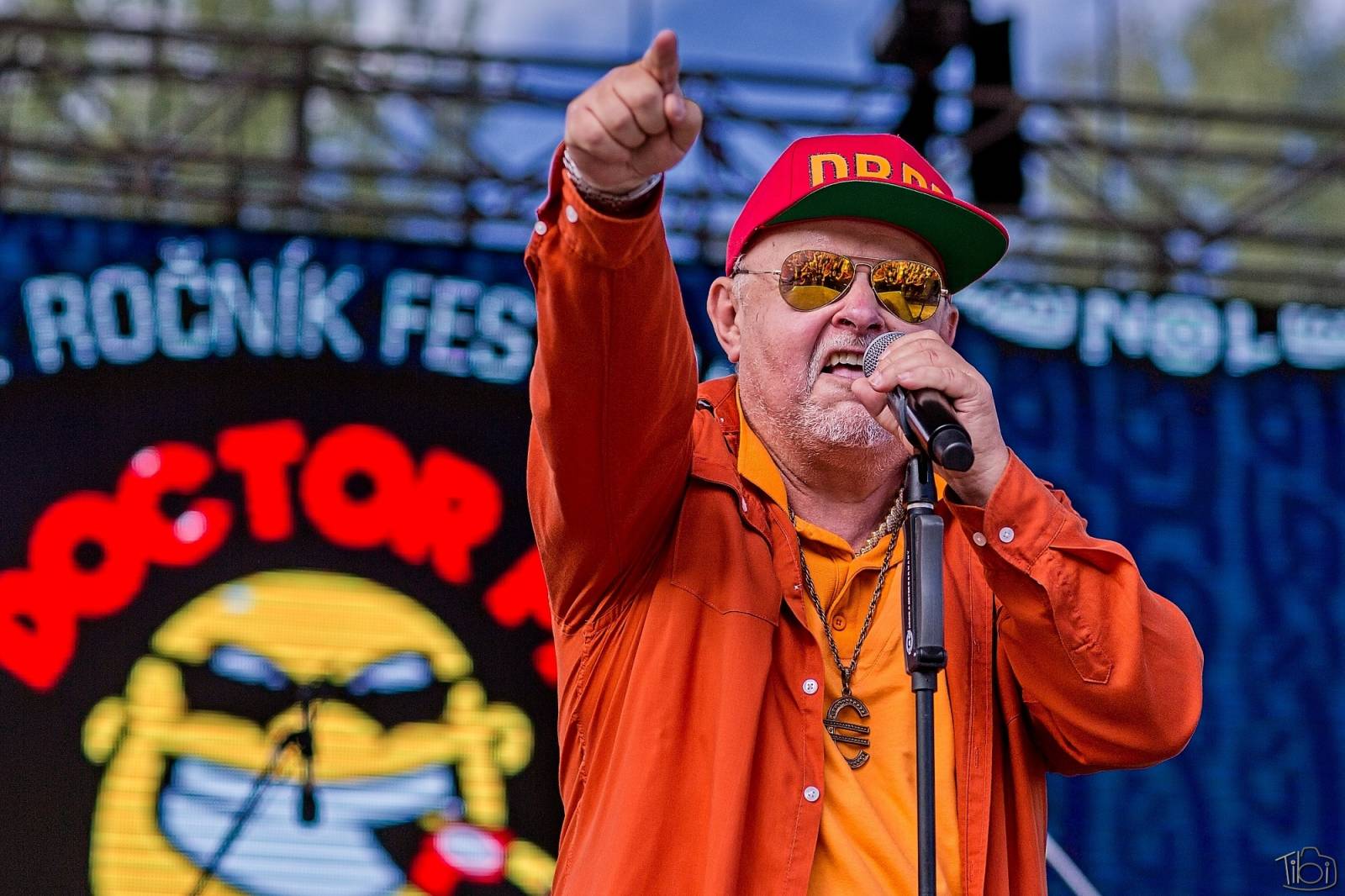 Pod skokanskými můstky v Harrachově se zpívalo. Keltská noc přivezla Tři sestry, Totální nasazení i E!E