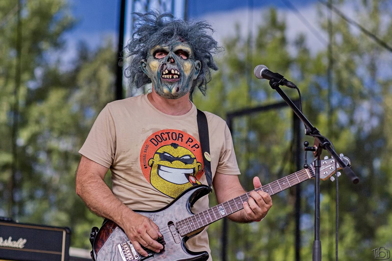 Pod skokanskými můstky v Harrachově se zpívalo. Keltská noc přivezla Tři sestry, Totální nasazení i E!E