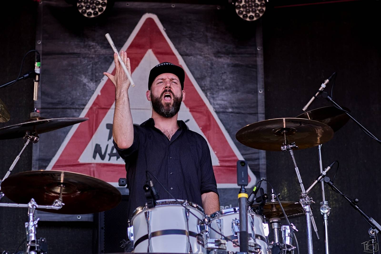 Pod skokanskými můstky v Harrachově se zpívalo. Keltská noc přivezla Tři sestry, Totální nasazení i E!E