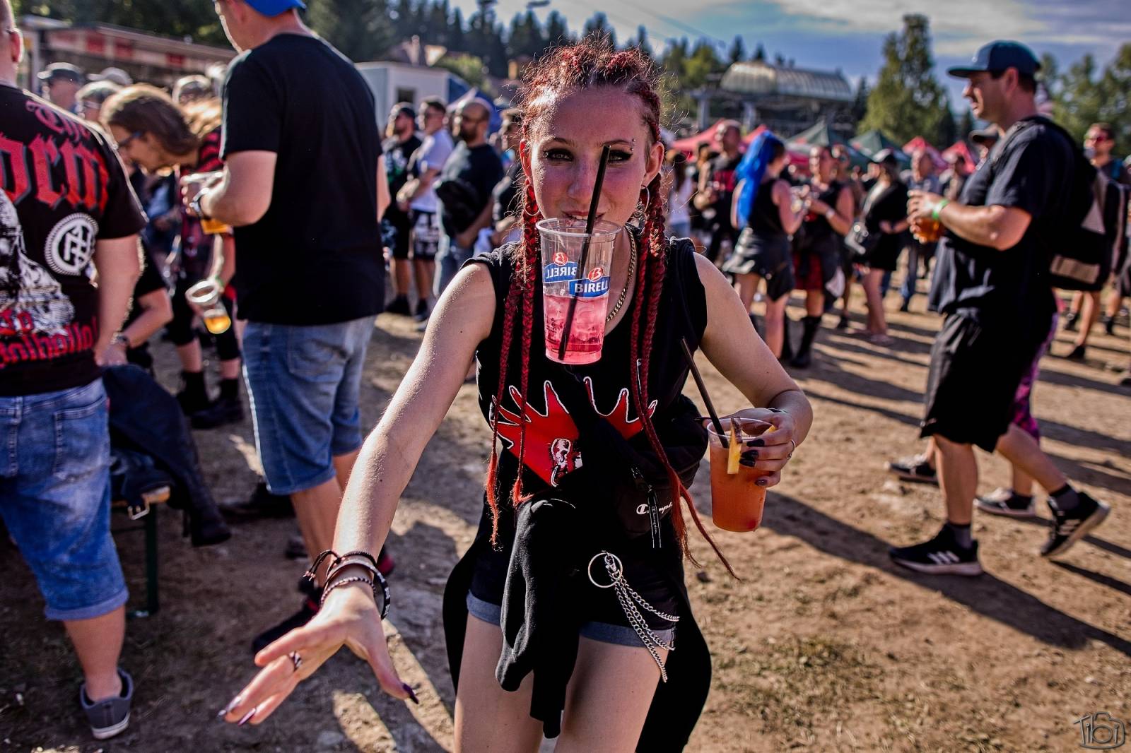 Pod skokanskými můstky v Harrachově se zpívalo. Keltská noc přivezla Tři sestry, Totální nasazení i E!E