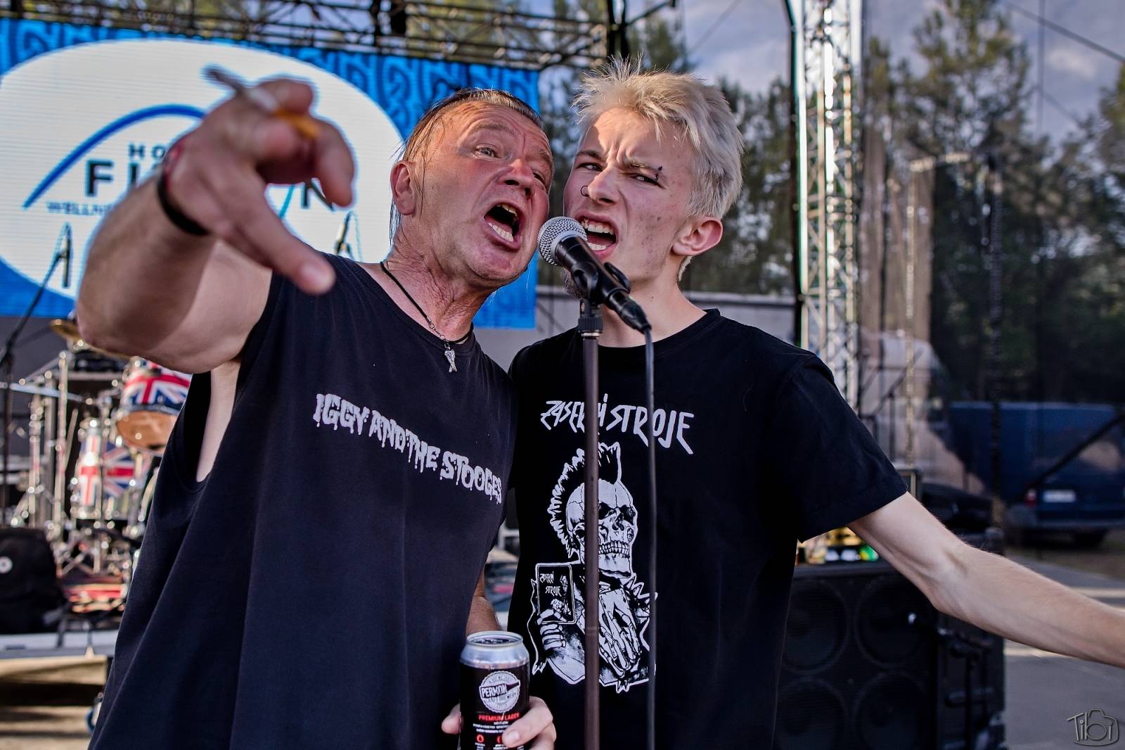 Pod skokanskými můstky v Harrachově se zpívalo. Keltská noc přivezla Tři sestry, Totální nasazení i E!E